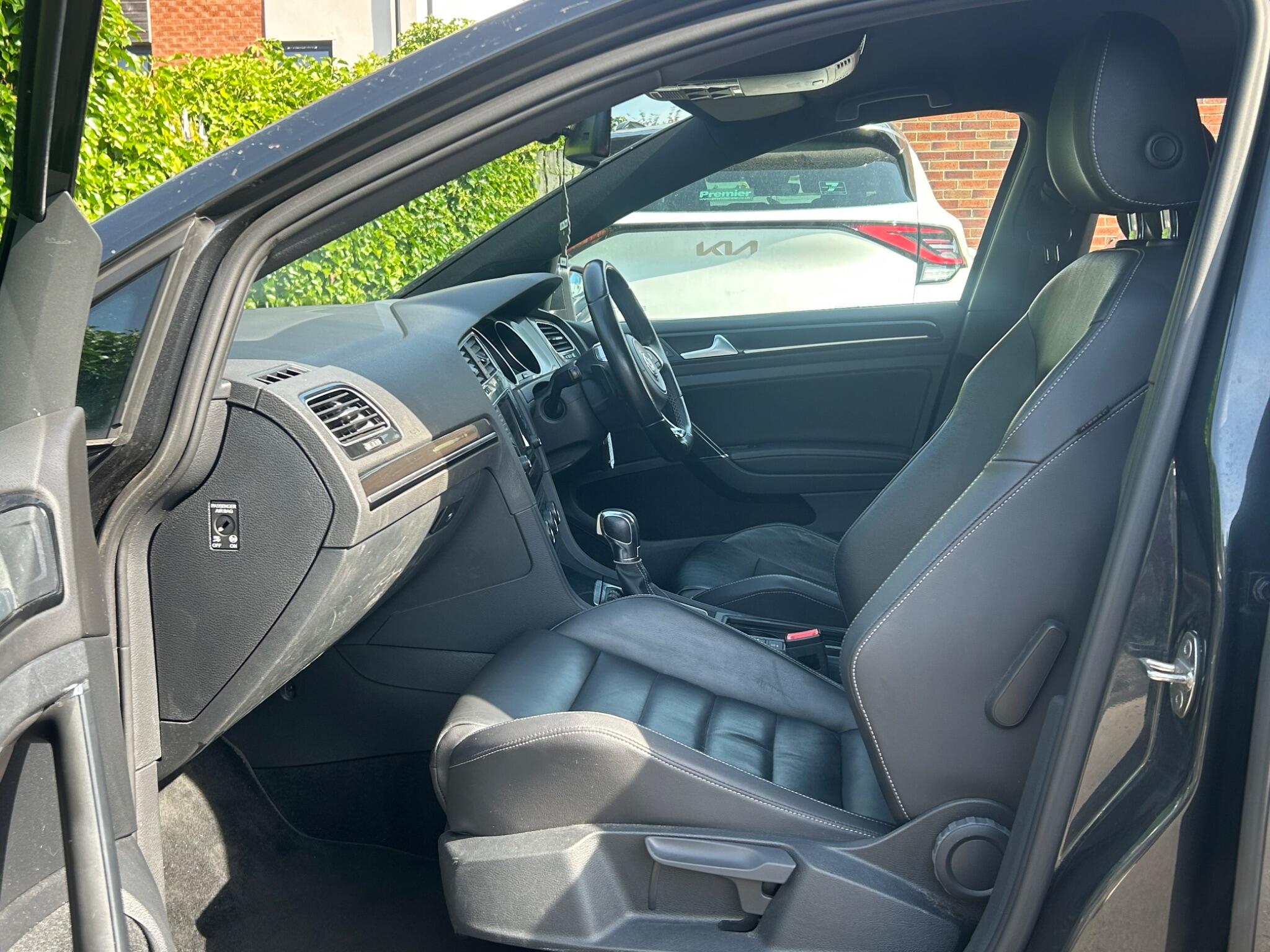 Volkswagen Golf view 52