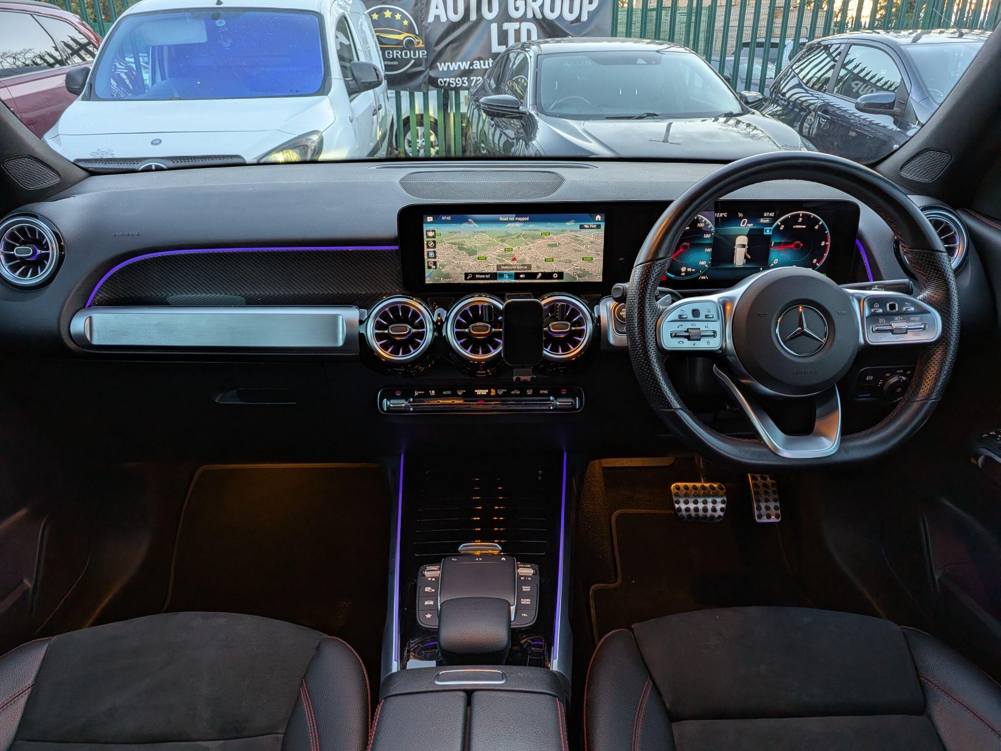Mercedes-Benz GLB view 33
