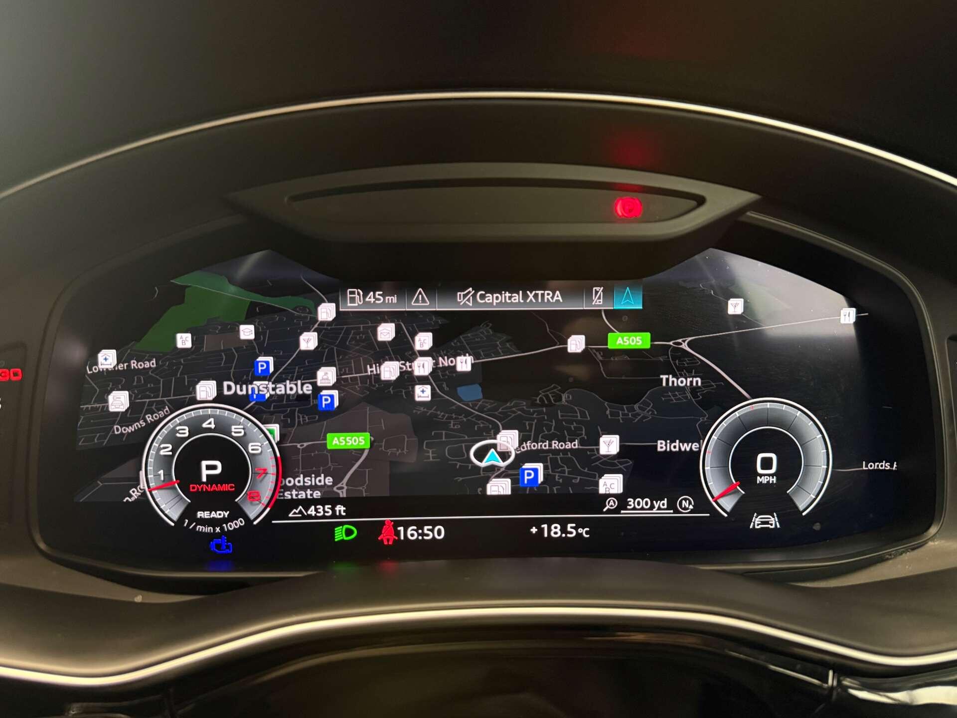 Audi Q8 view 41