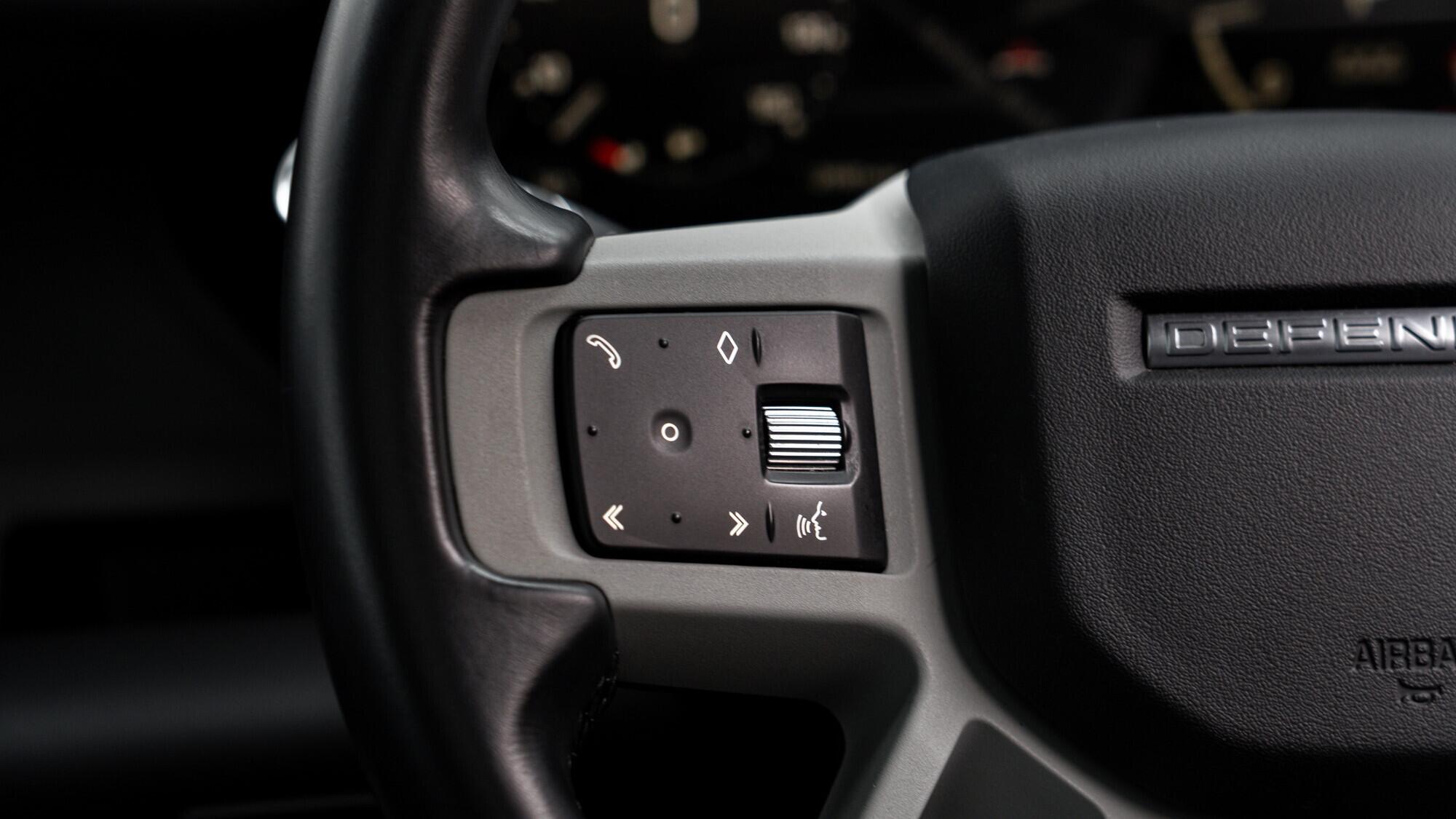 Land Rover Defender view 25