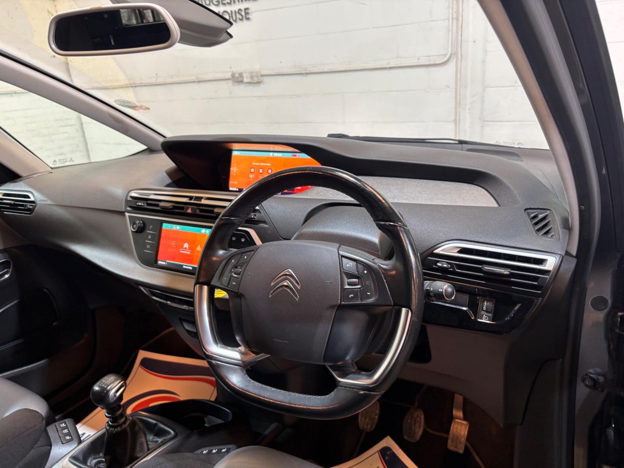 Citroen Grand C4 Spacetourer view 18