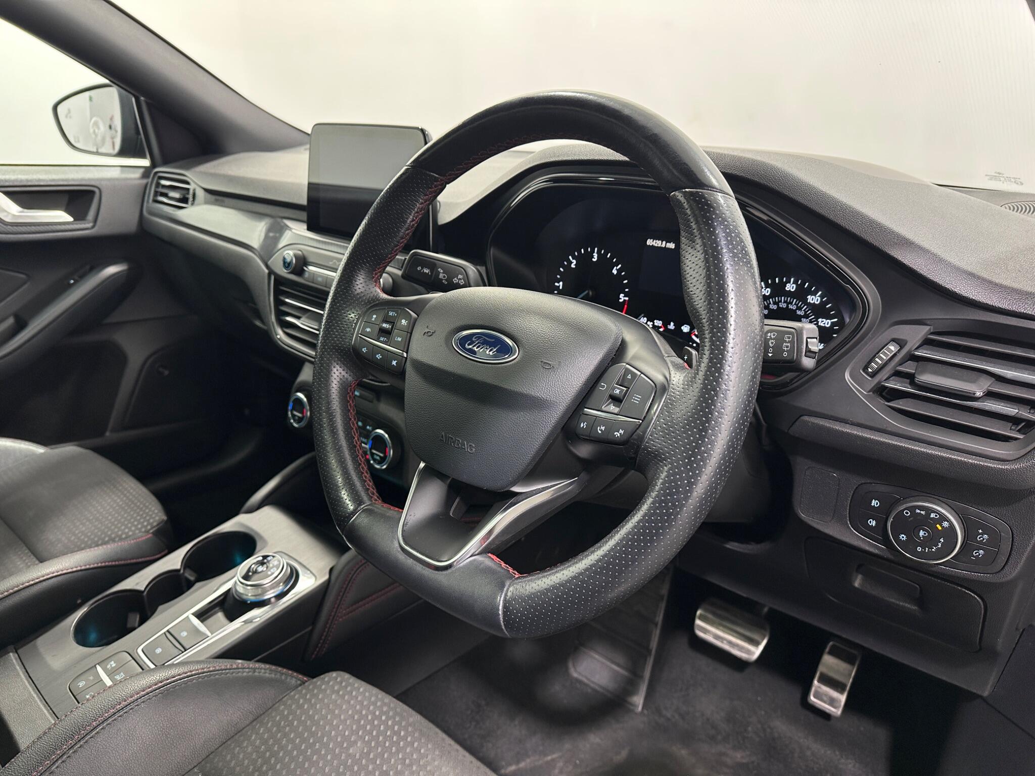 Ford Focus view 11