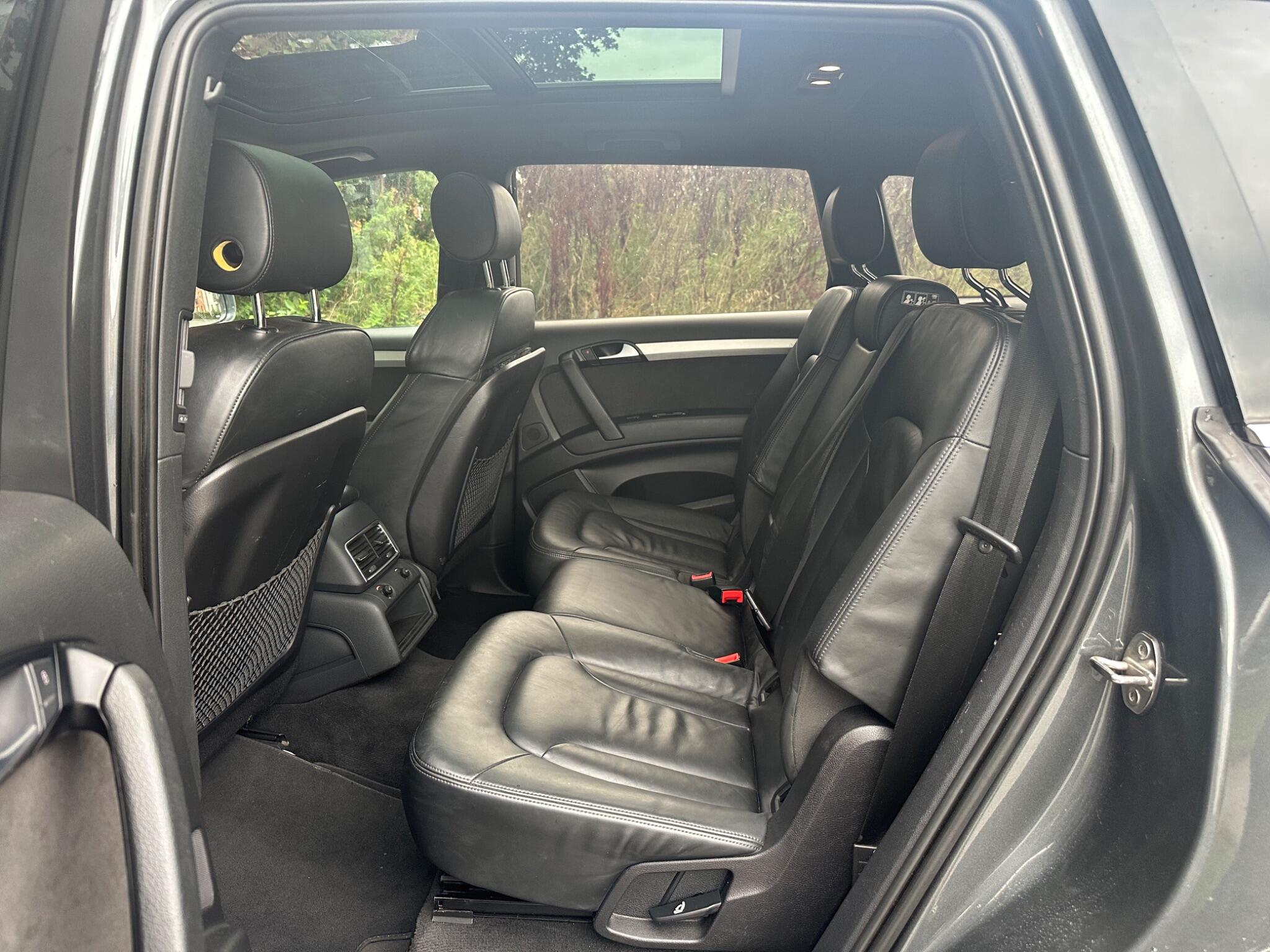 Audi Q7 view 26