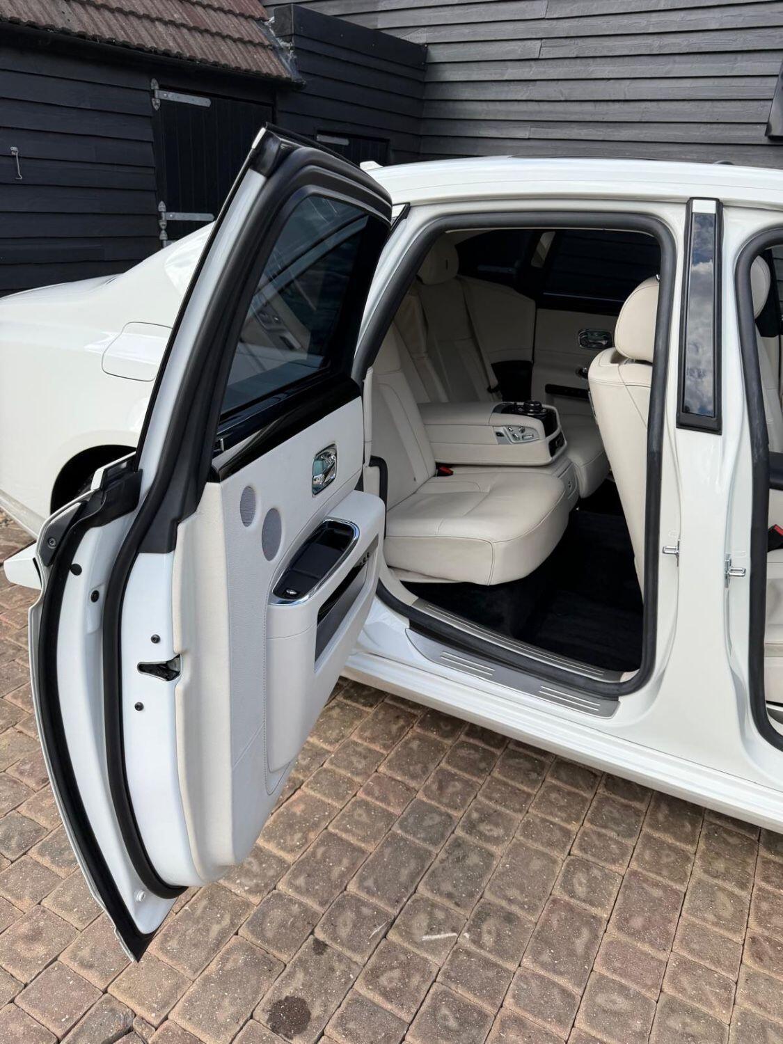 Rolls-Royce Ghost view 18