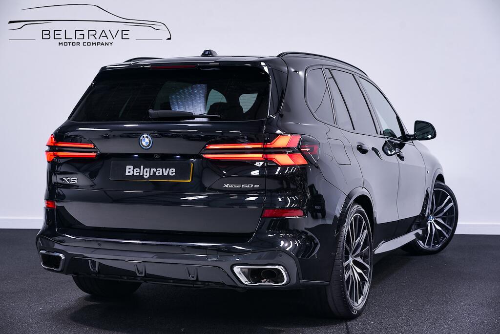 BMW X5 view 3