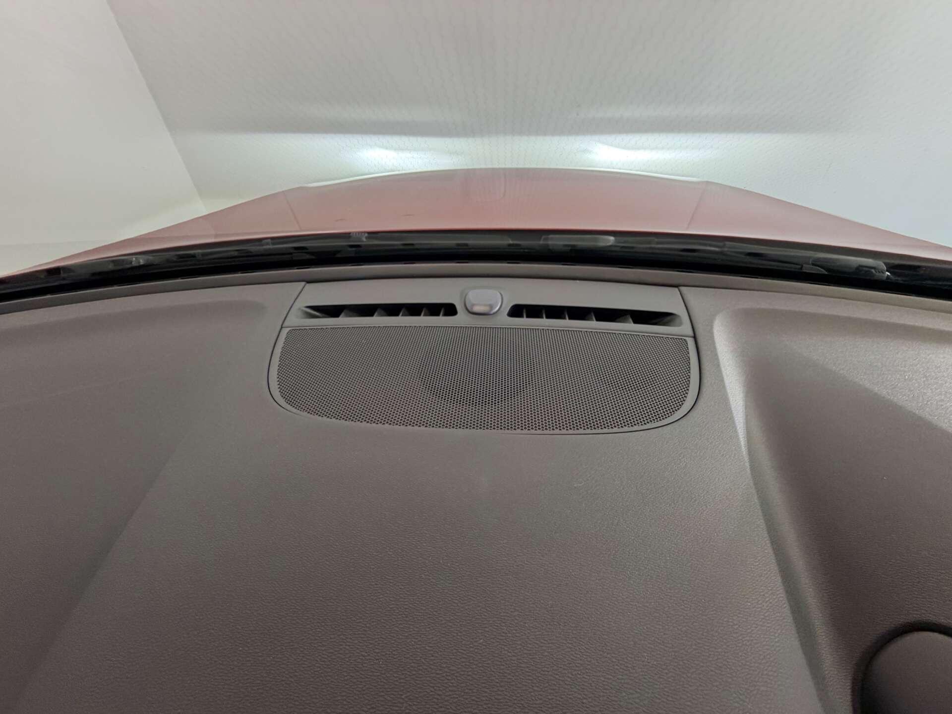 Volvo XC40 view 35