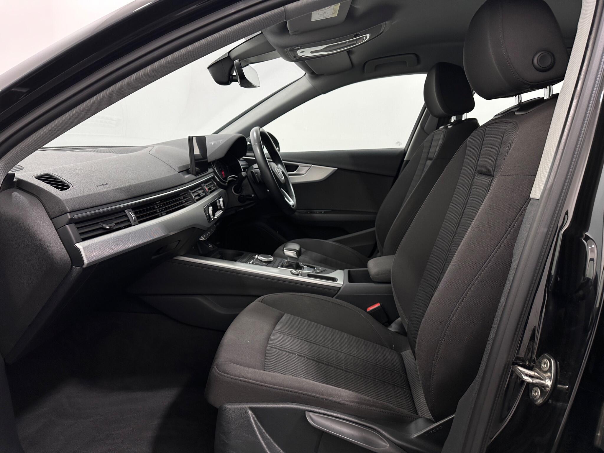 Audi A4 view 34