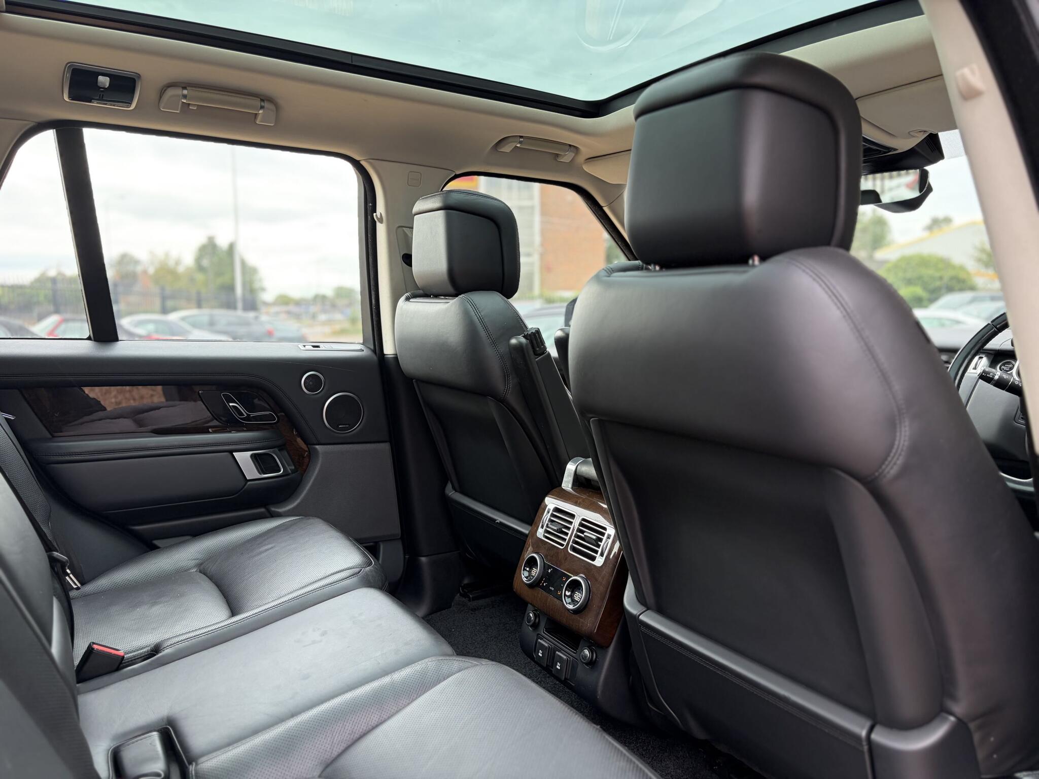 Land Rover Range Rover view 16