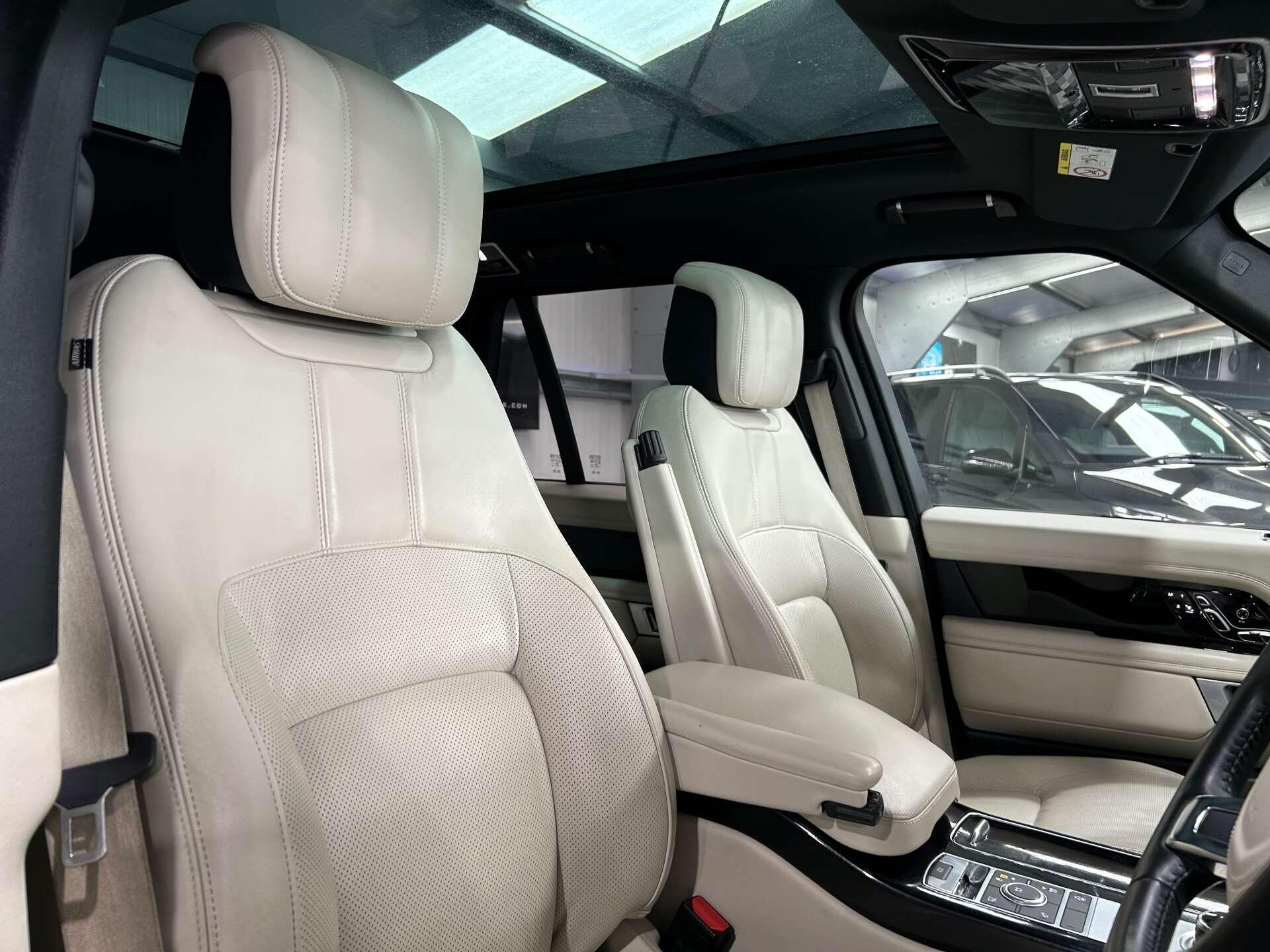 Land Rover Range Rover view 16