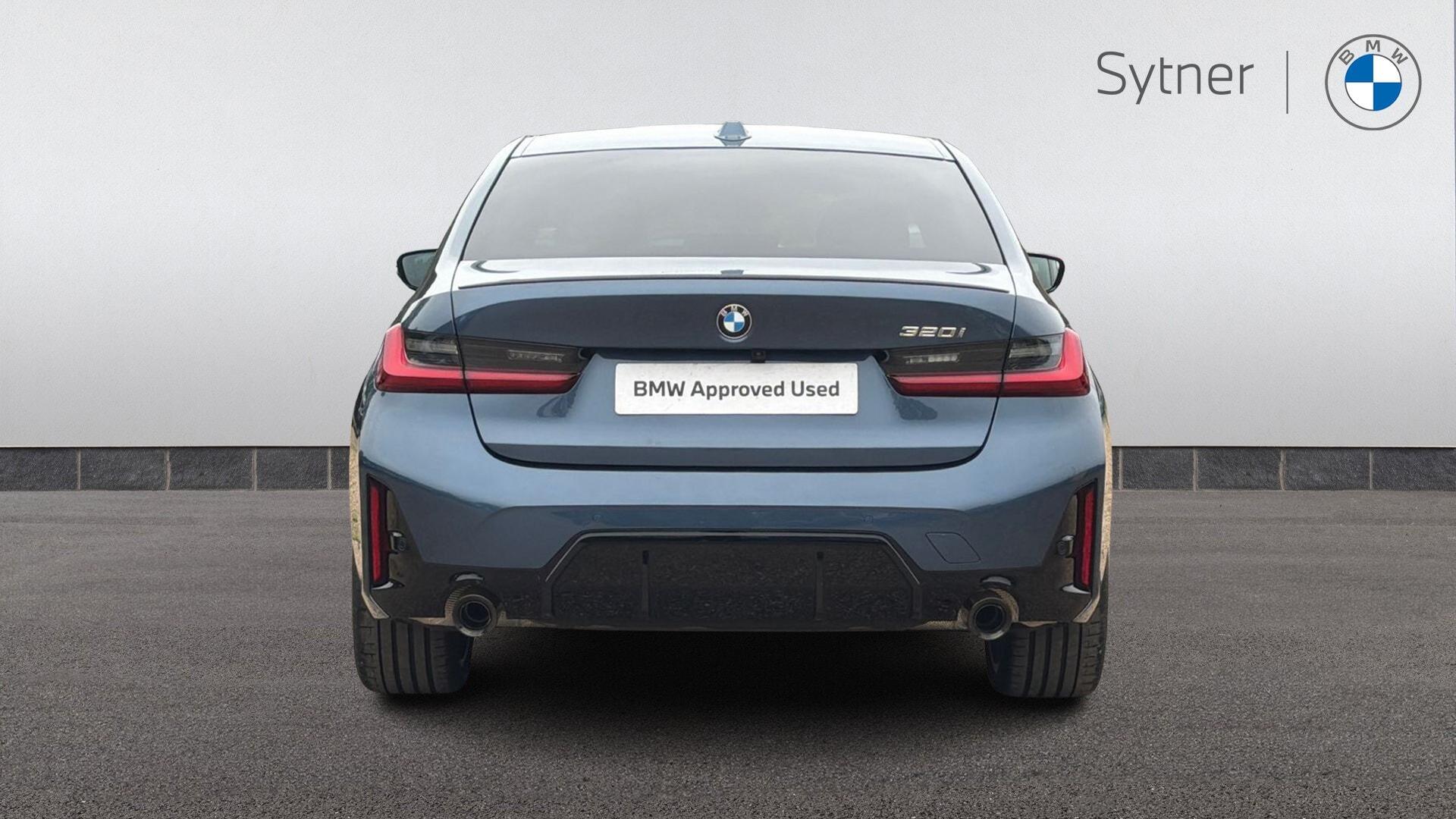 BMW 3 Series view 15