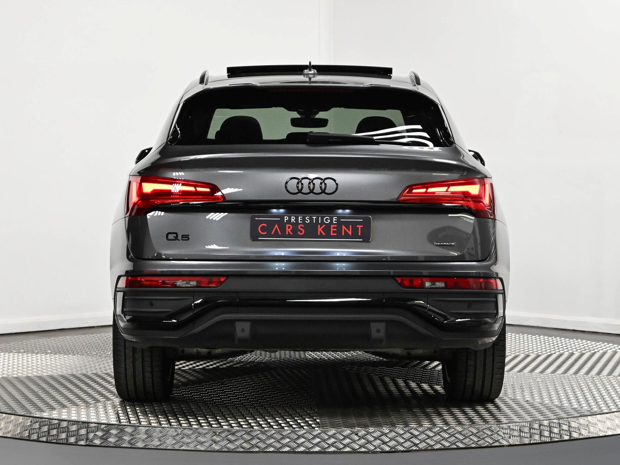 Audi Q5 view 22