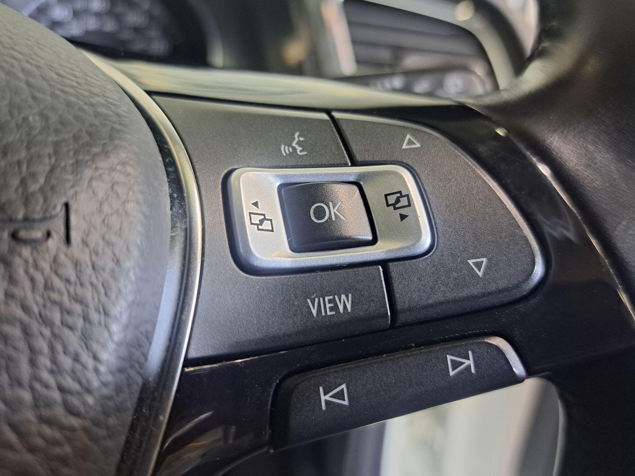 Volkswagen Golf view 16