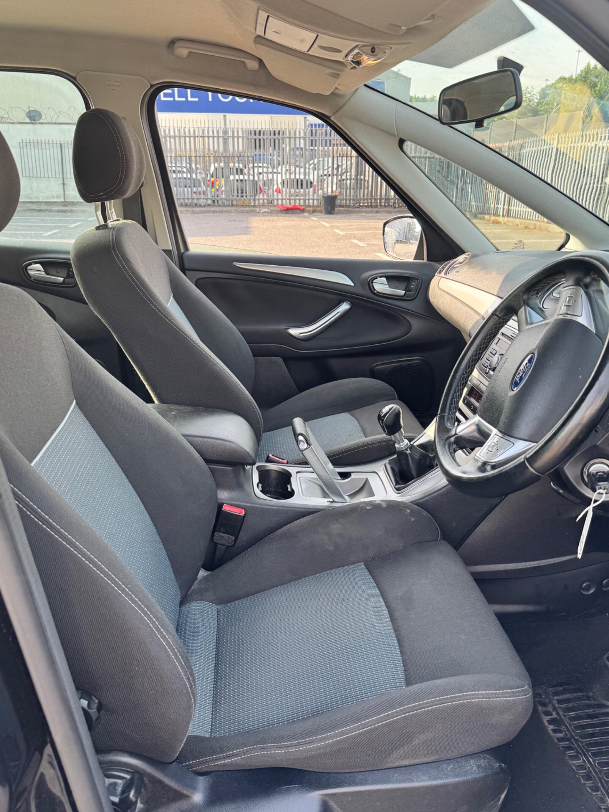 Ford S-Max view 26