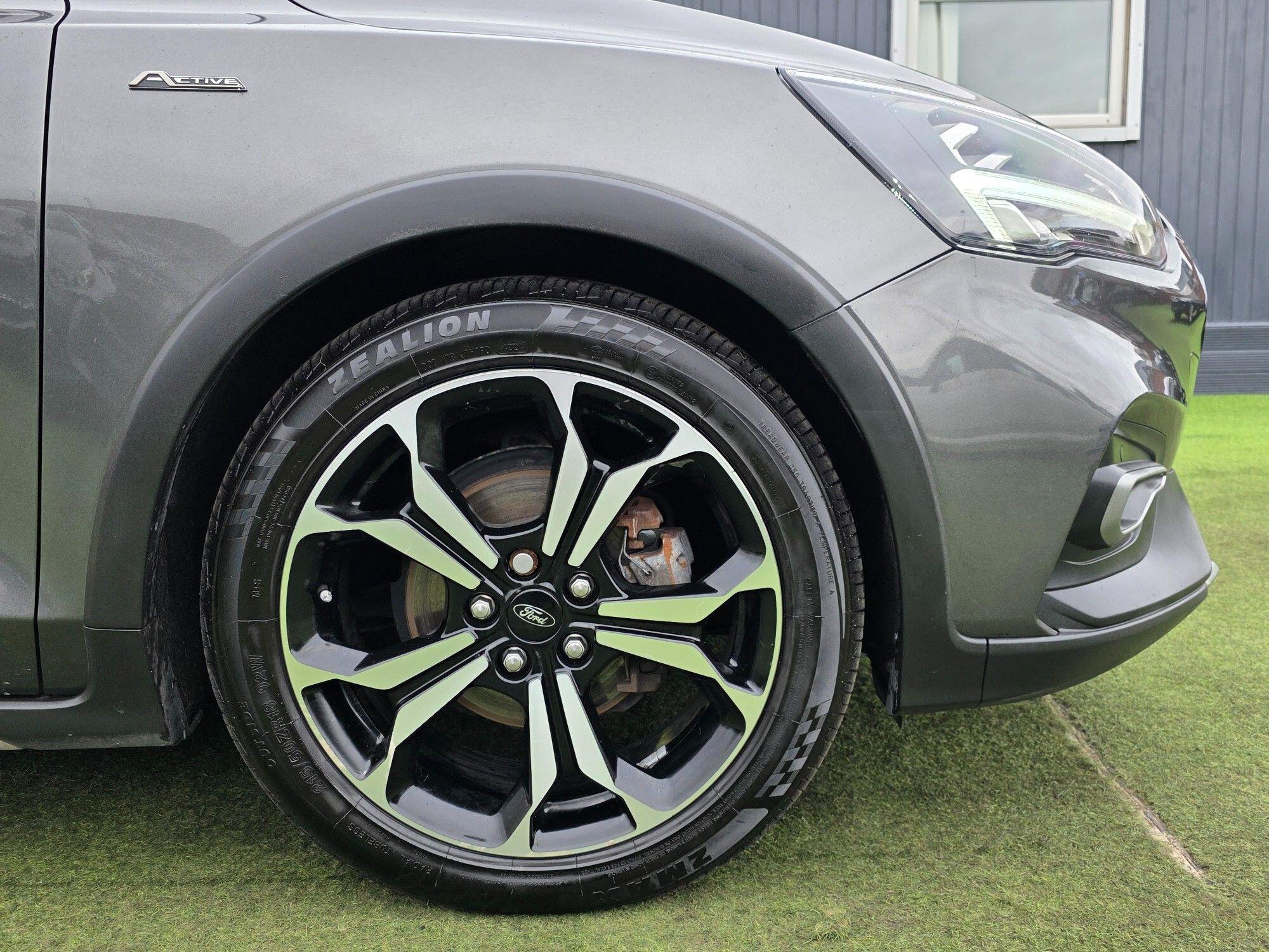 Ford Focus view 20