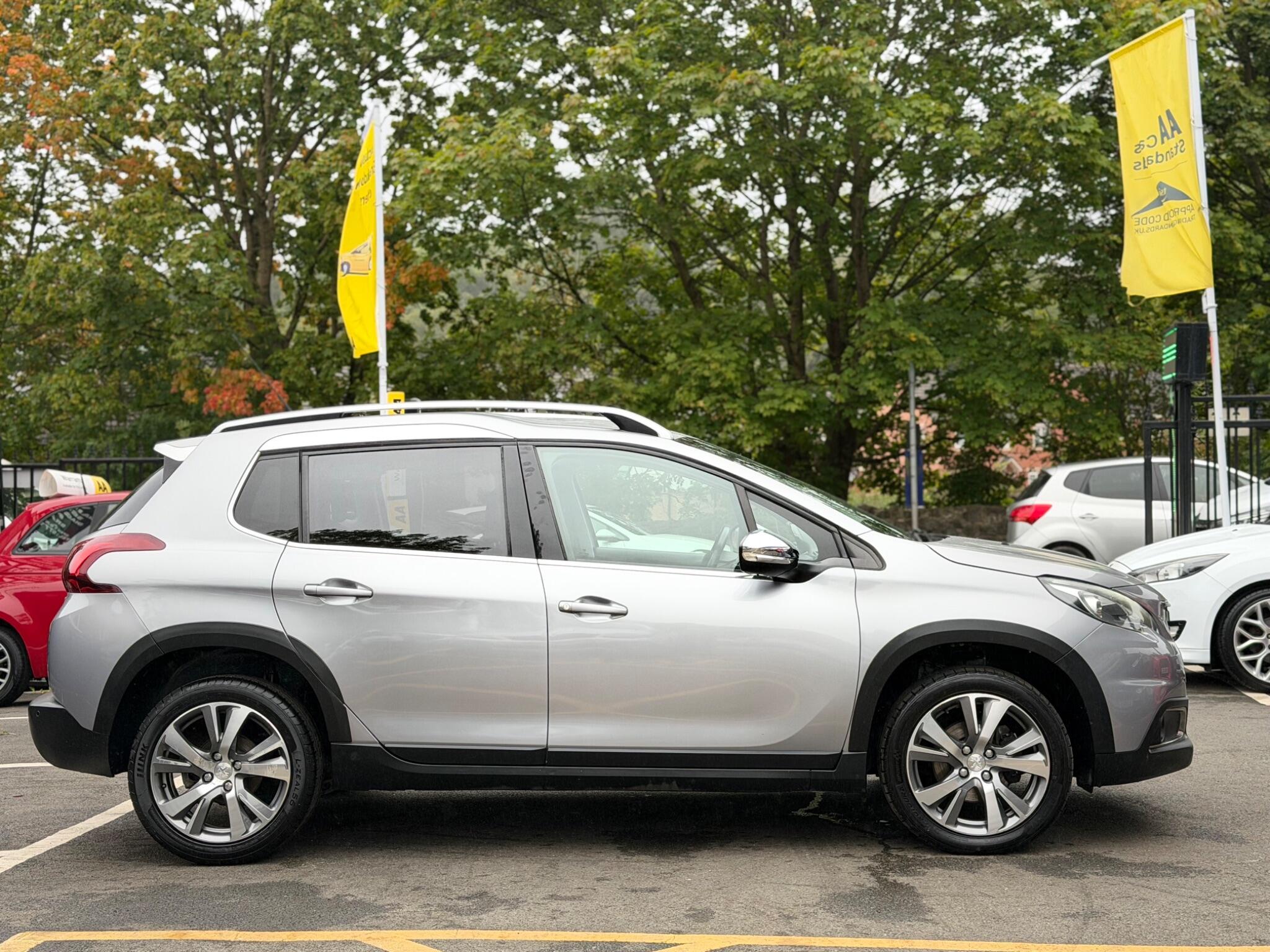 Peugeot 2008 view 2
