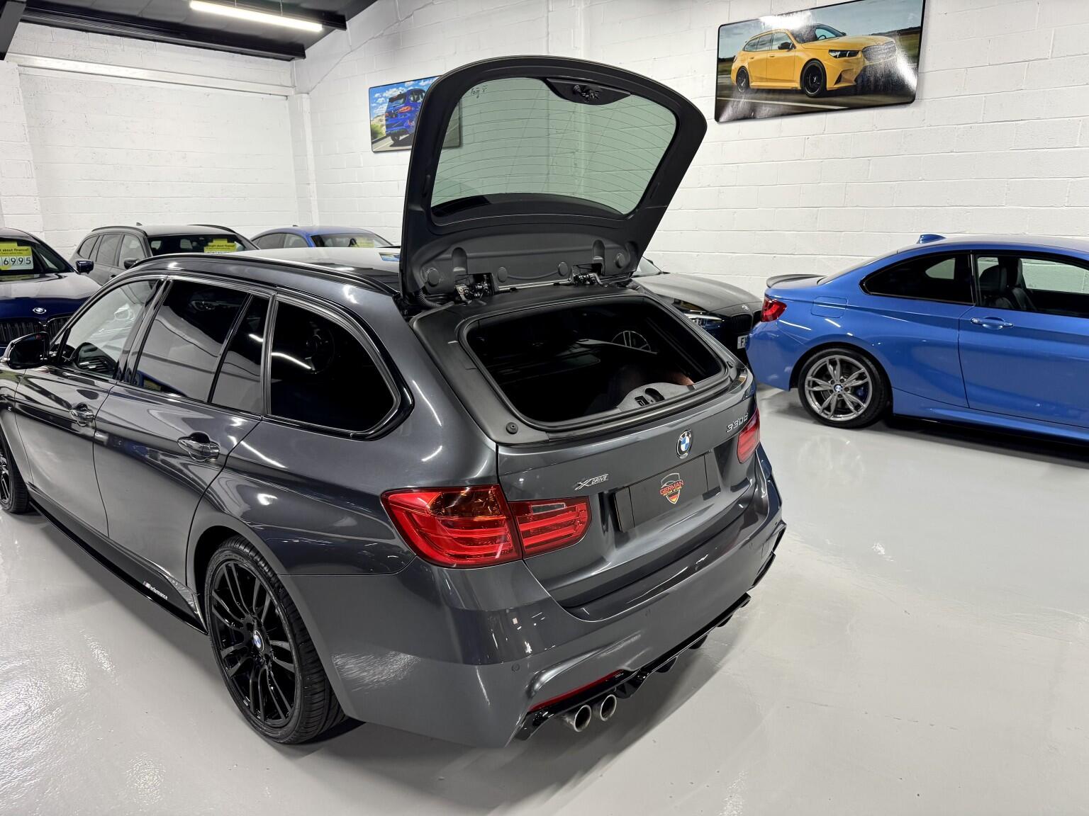 BMW 3 Series view 13