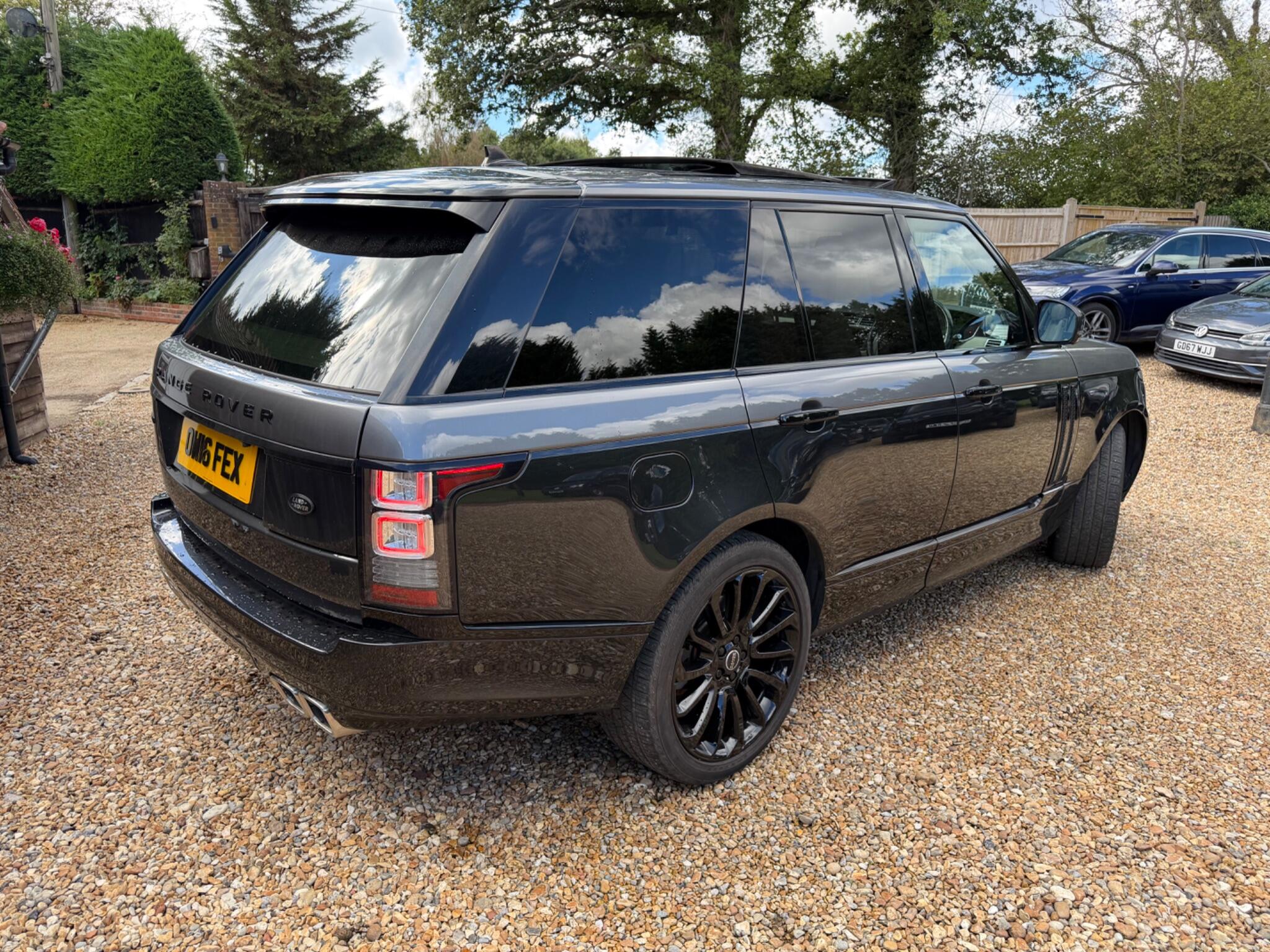 Land Rover Range Rover view 9