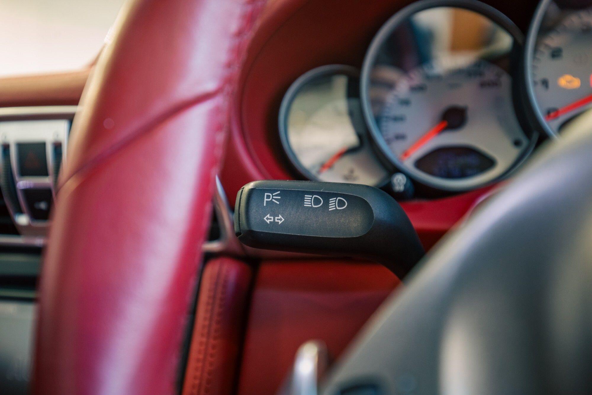 Porsche 911 view 19
