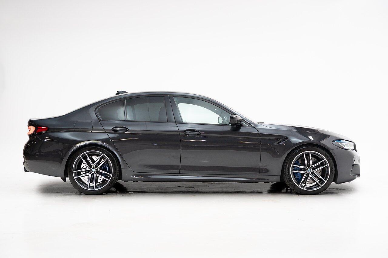 BMW M5 view 6