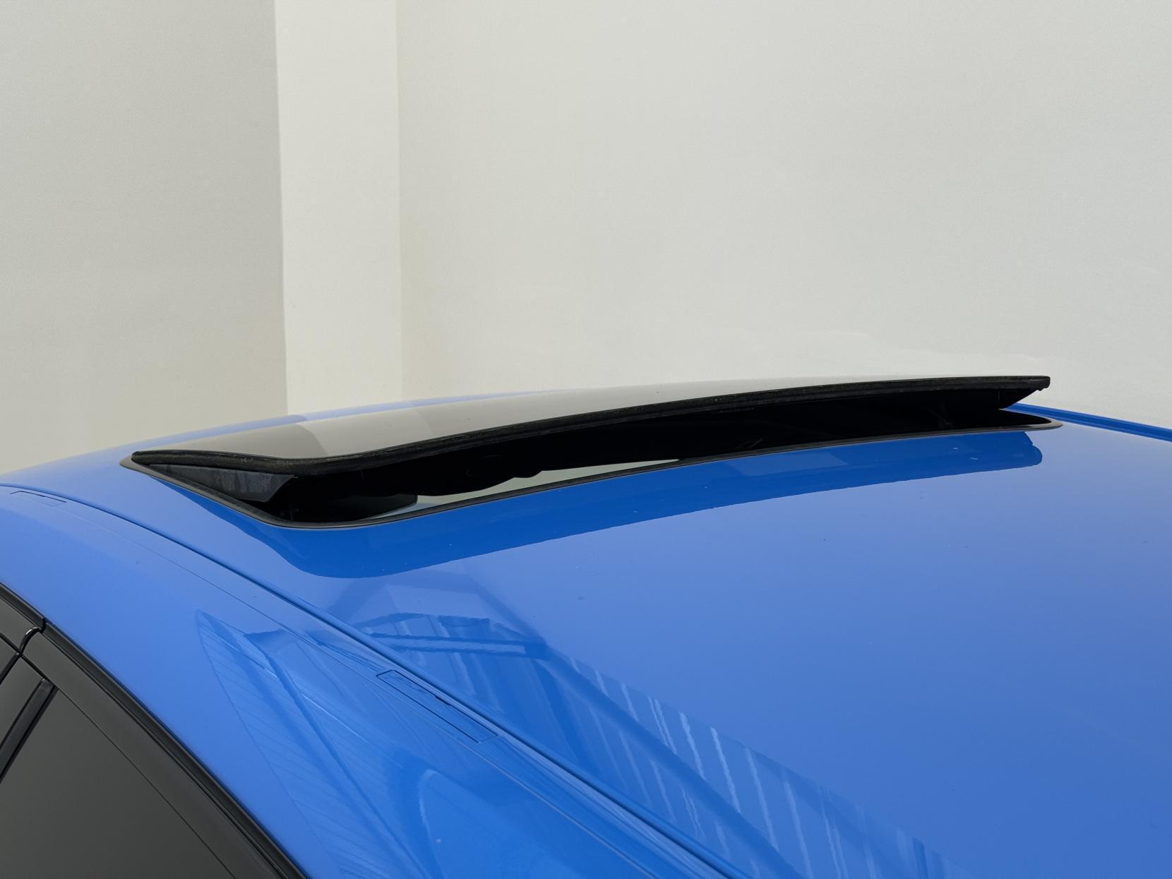 BMW 1 Series view 11