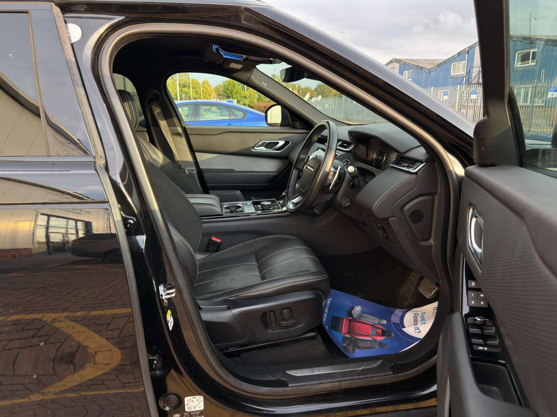 Land Rover Range Rover Velar view 17