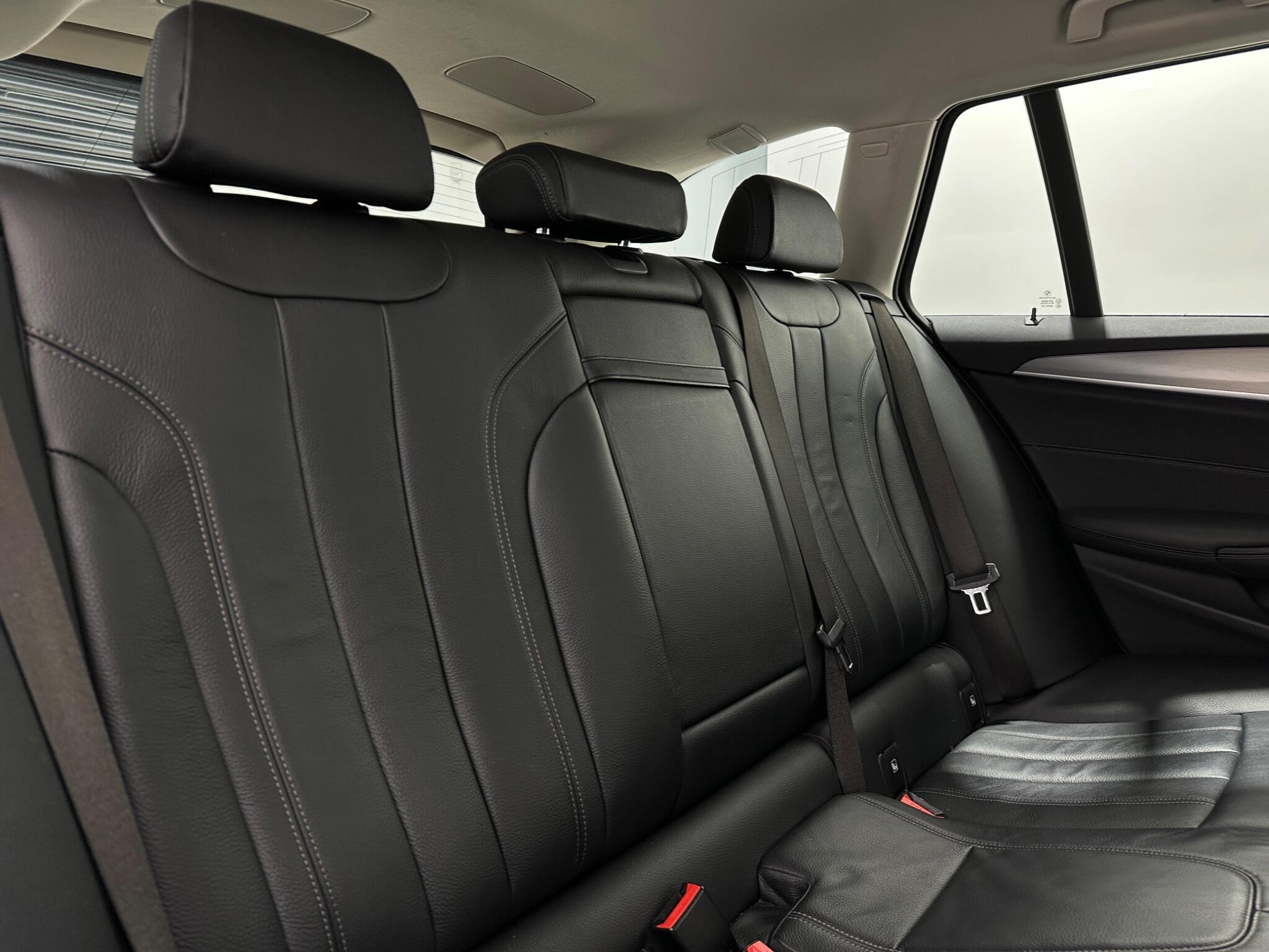 BMW 5 Series view 43