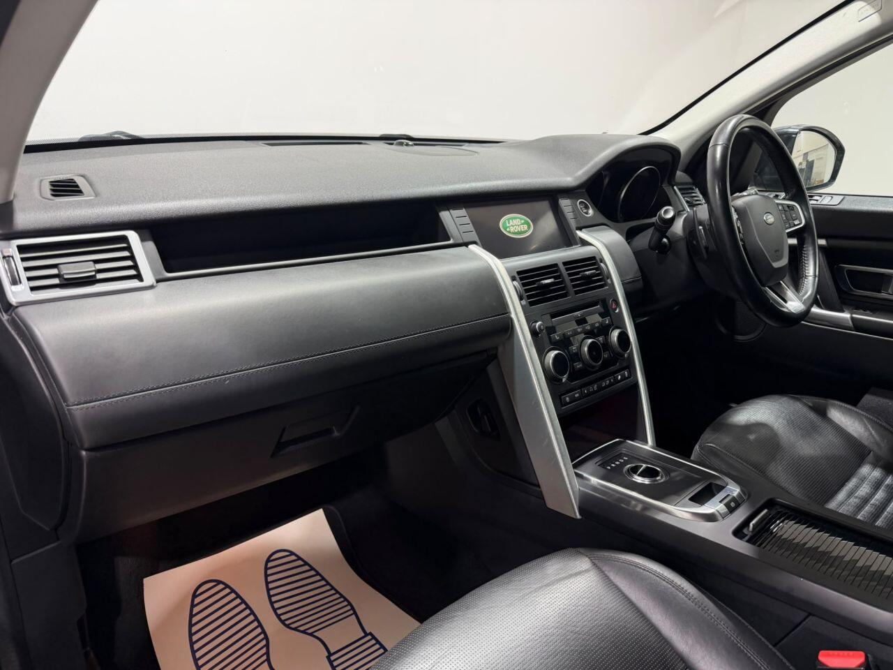 Land Rover Discovery Sport view 17