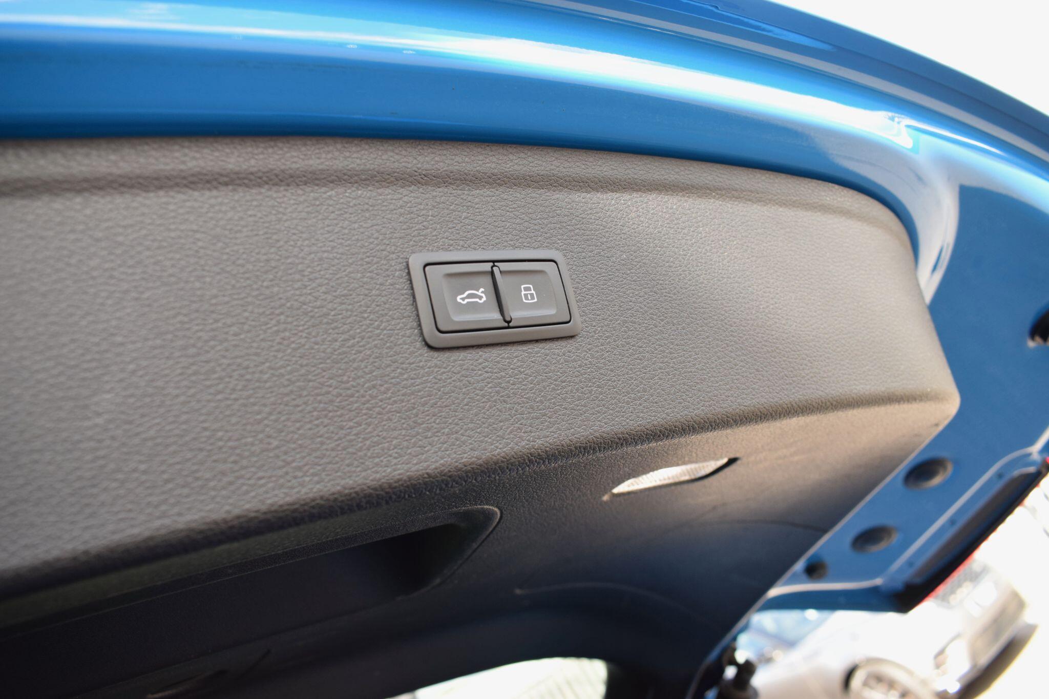 Audi SQ5 view 32