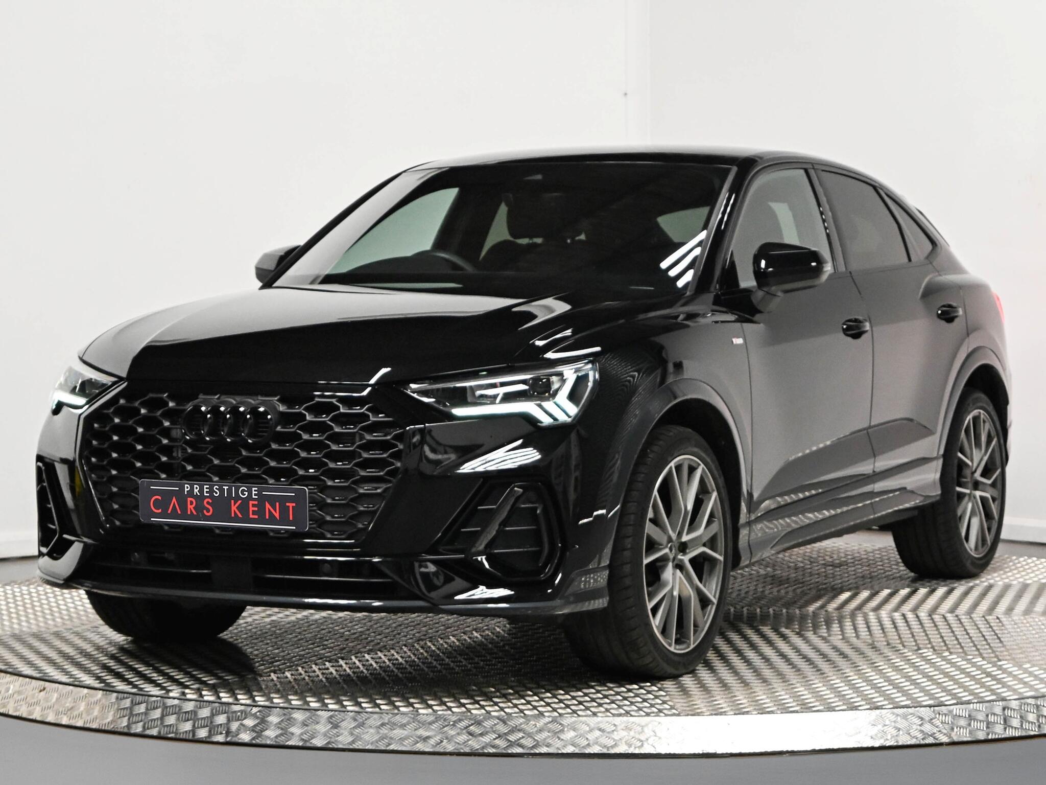 Audi Q3 view 37