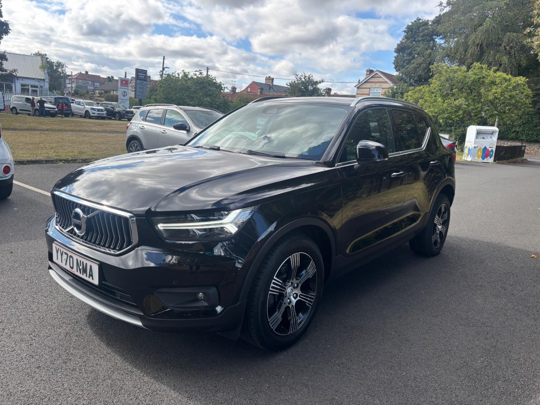 Volvo XC40 view 3