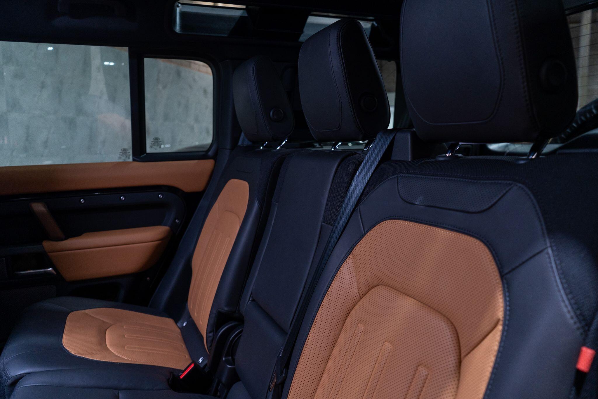 Land Rover Defender view 16