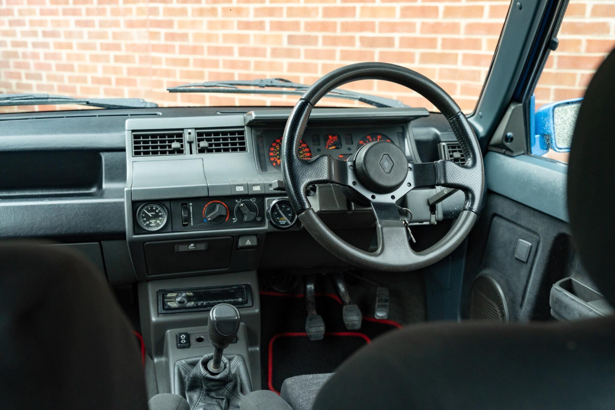 Renault R 5 view 12