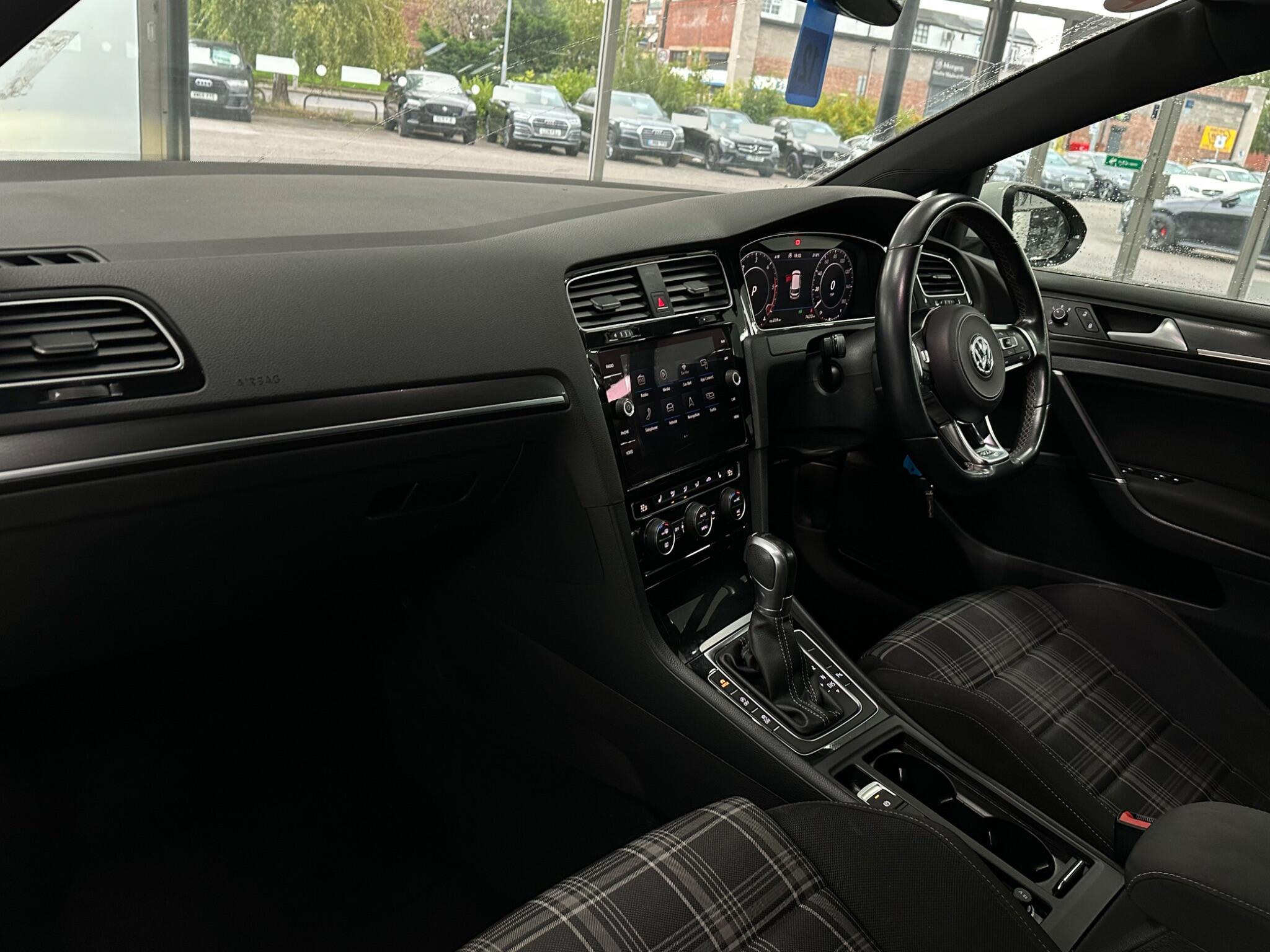 Volkswagen Golf view 39