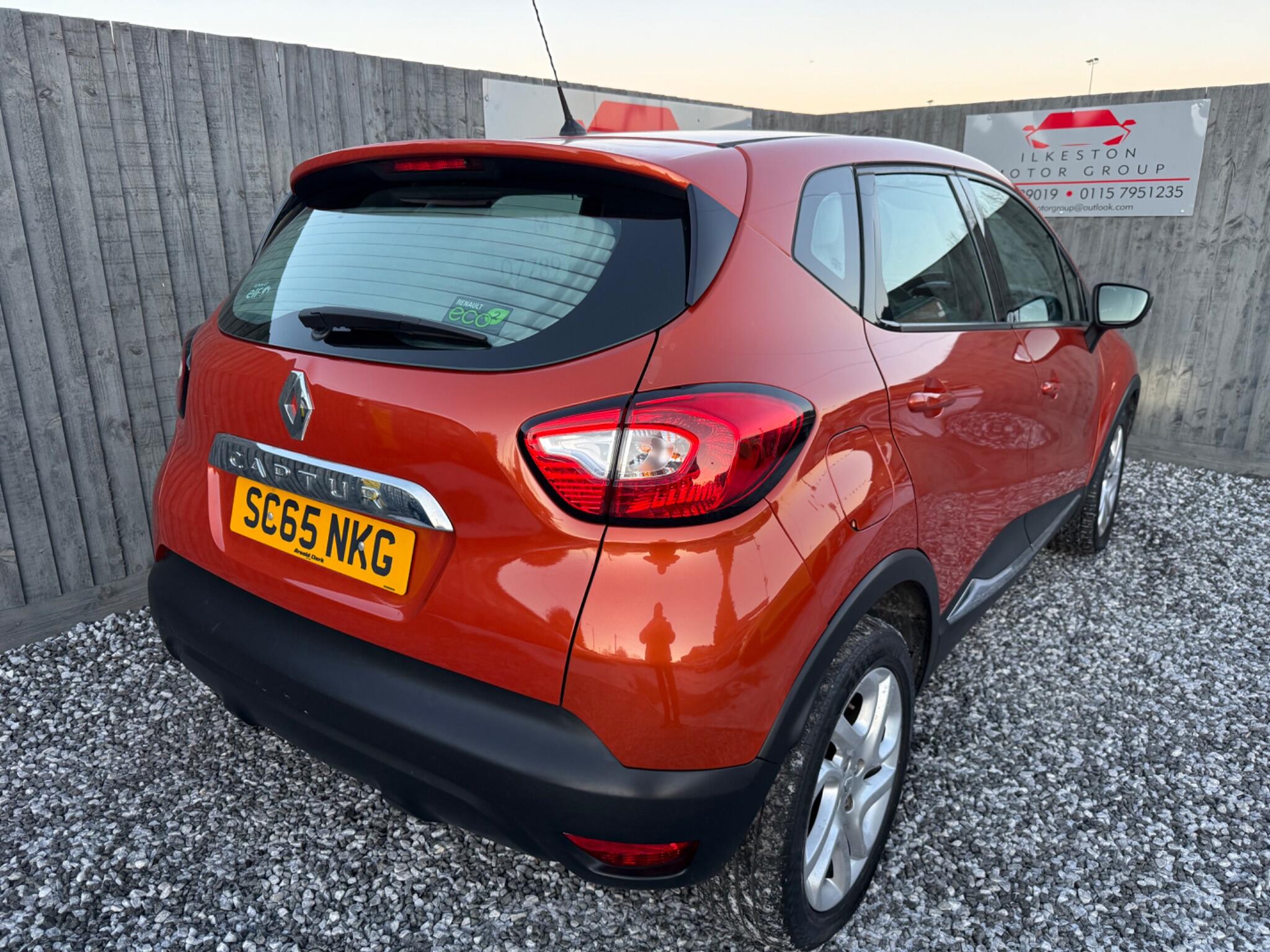 2015 Renault Captur 1.5 dCi ENERGY Dynamique Nav Euro 6 (s/s) 5dr • 90,890 miles image 8