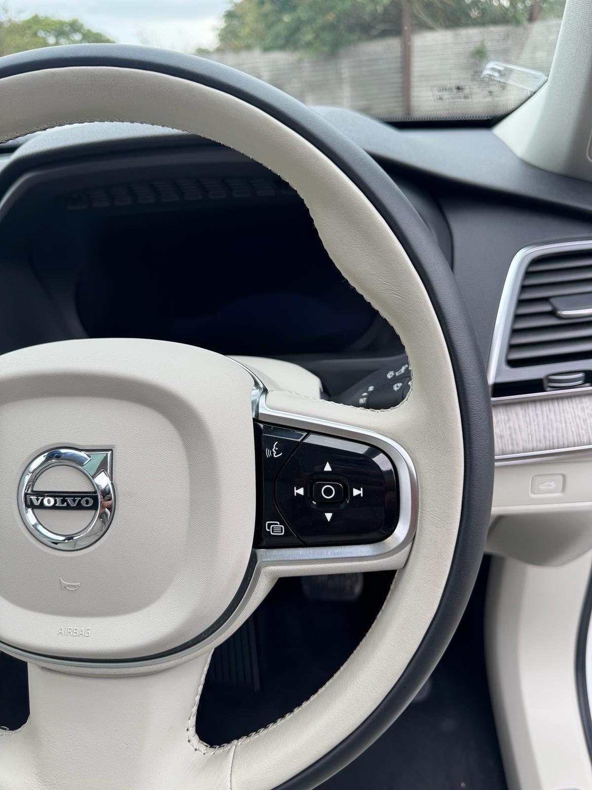 Volvo XC90 view 39