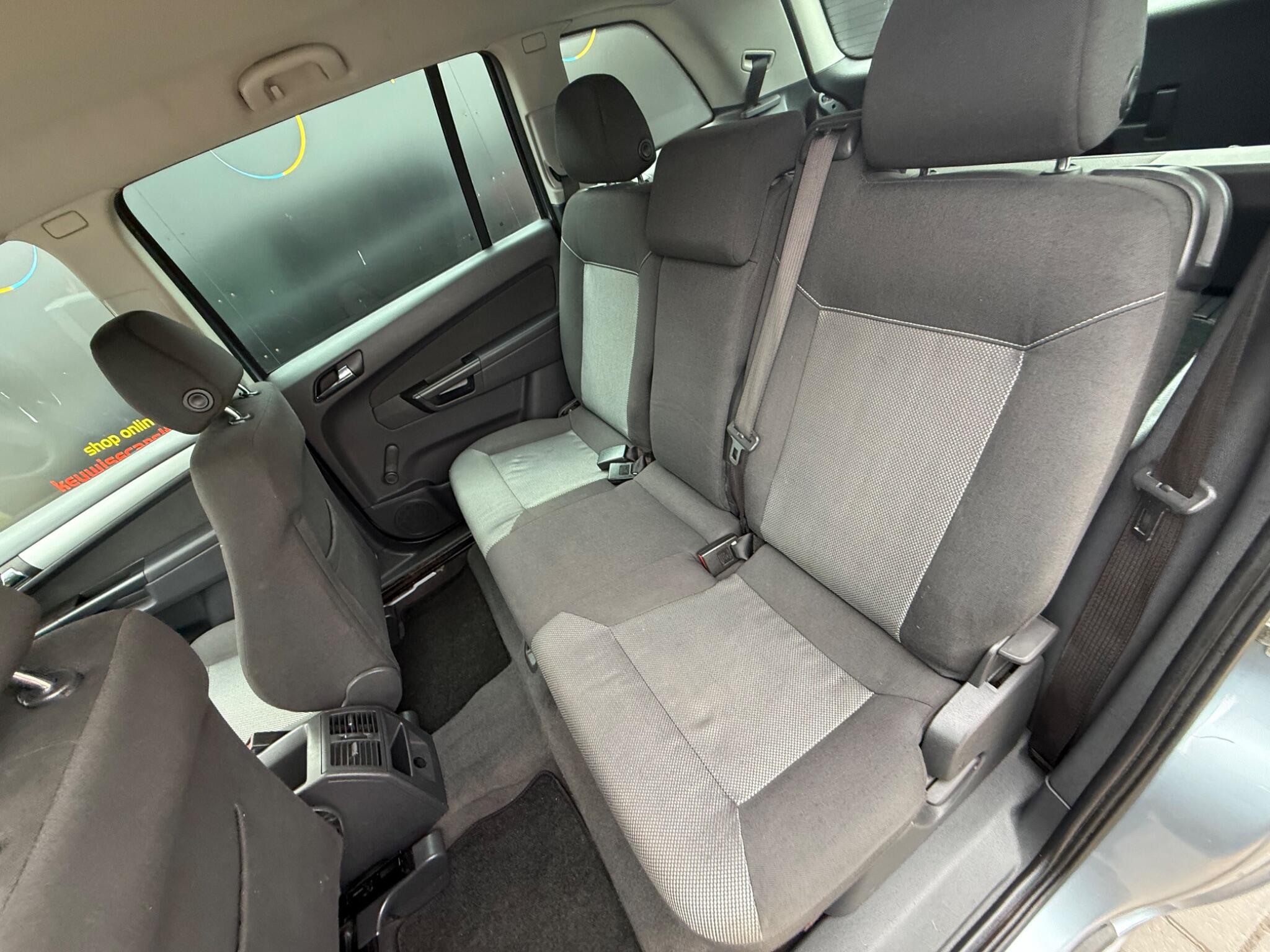 Vauxhall Zafira view 25