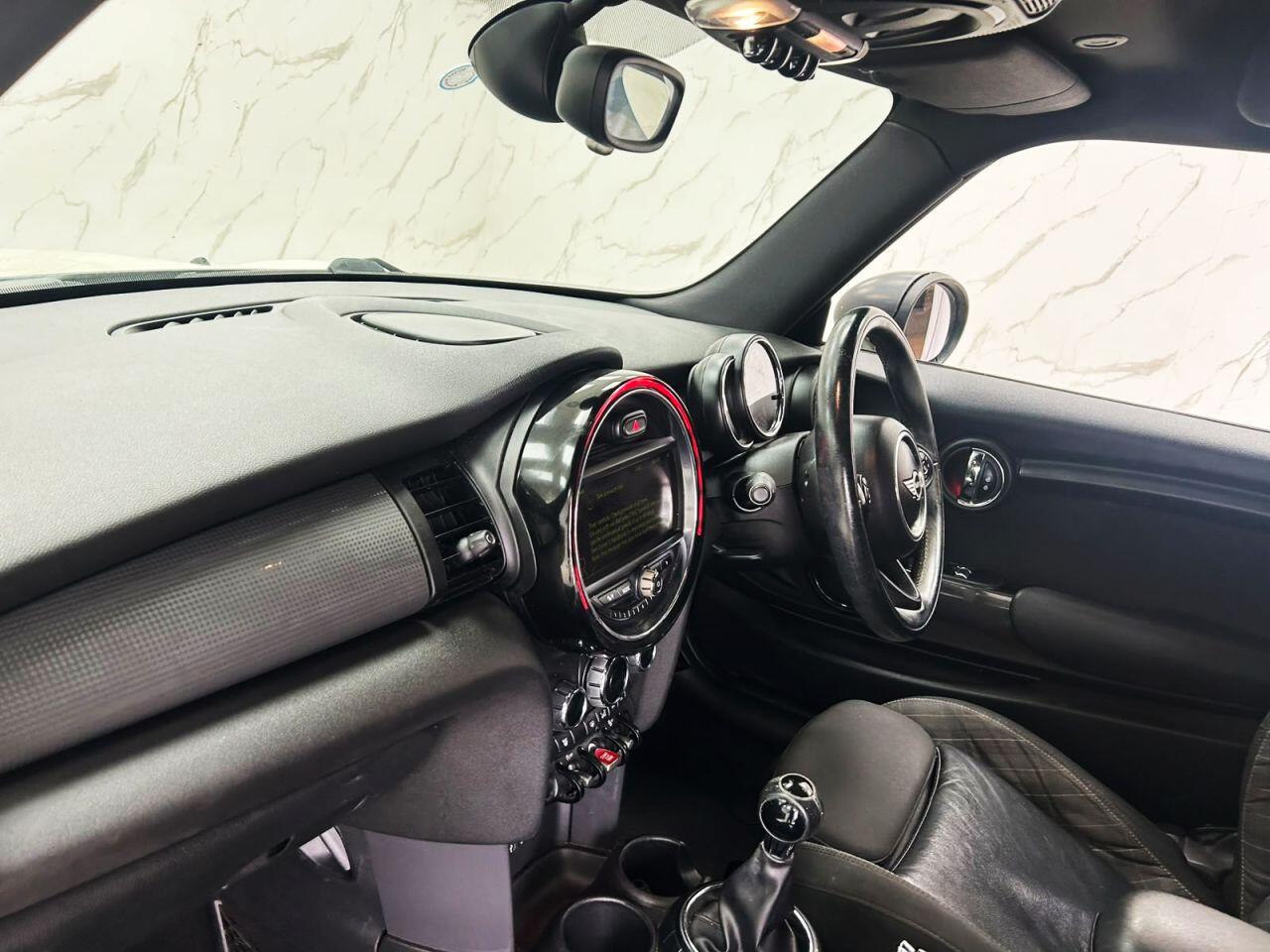Mini Hatch view 14