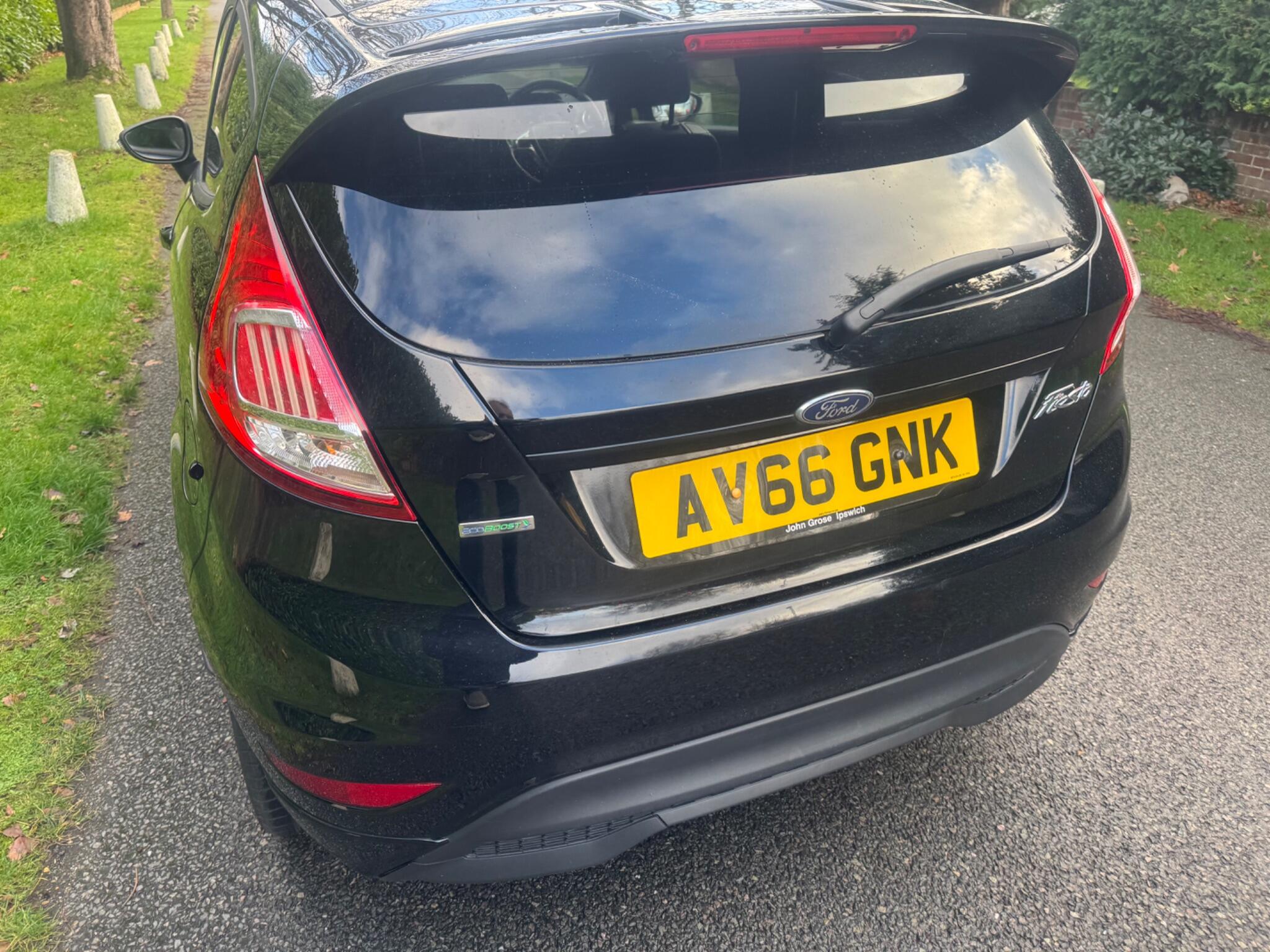 2016 Ford Fiesta image 19