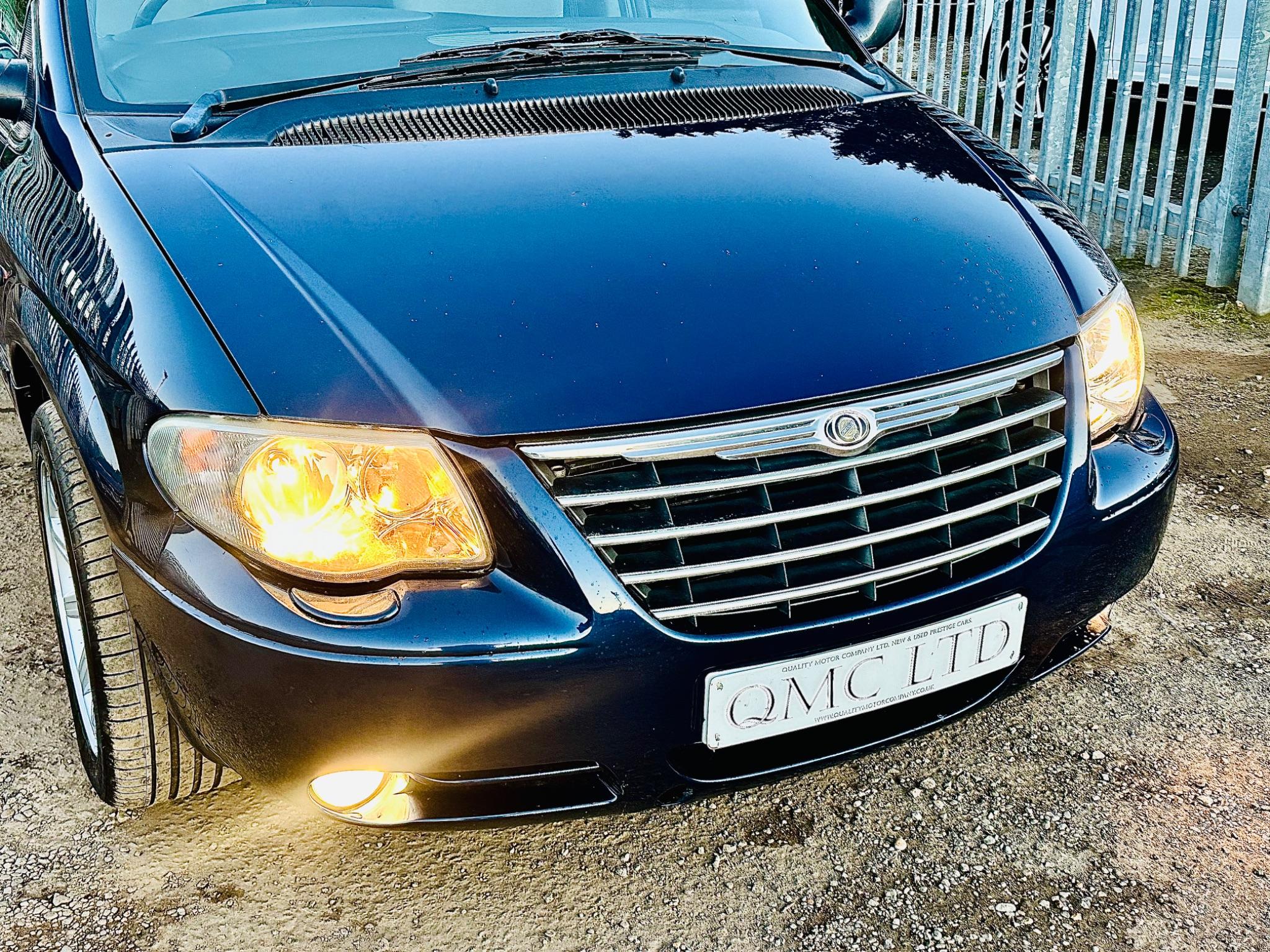 Chrysler Grand Voyager view 8