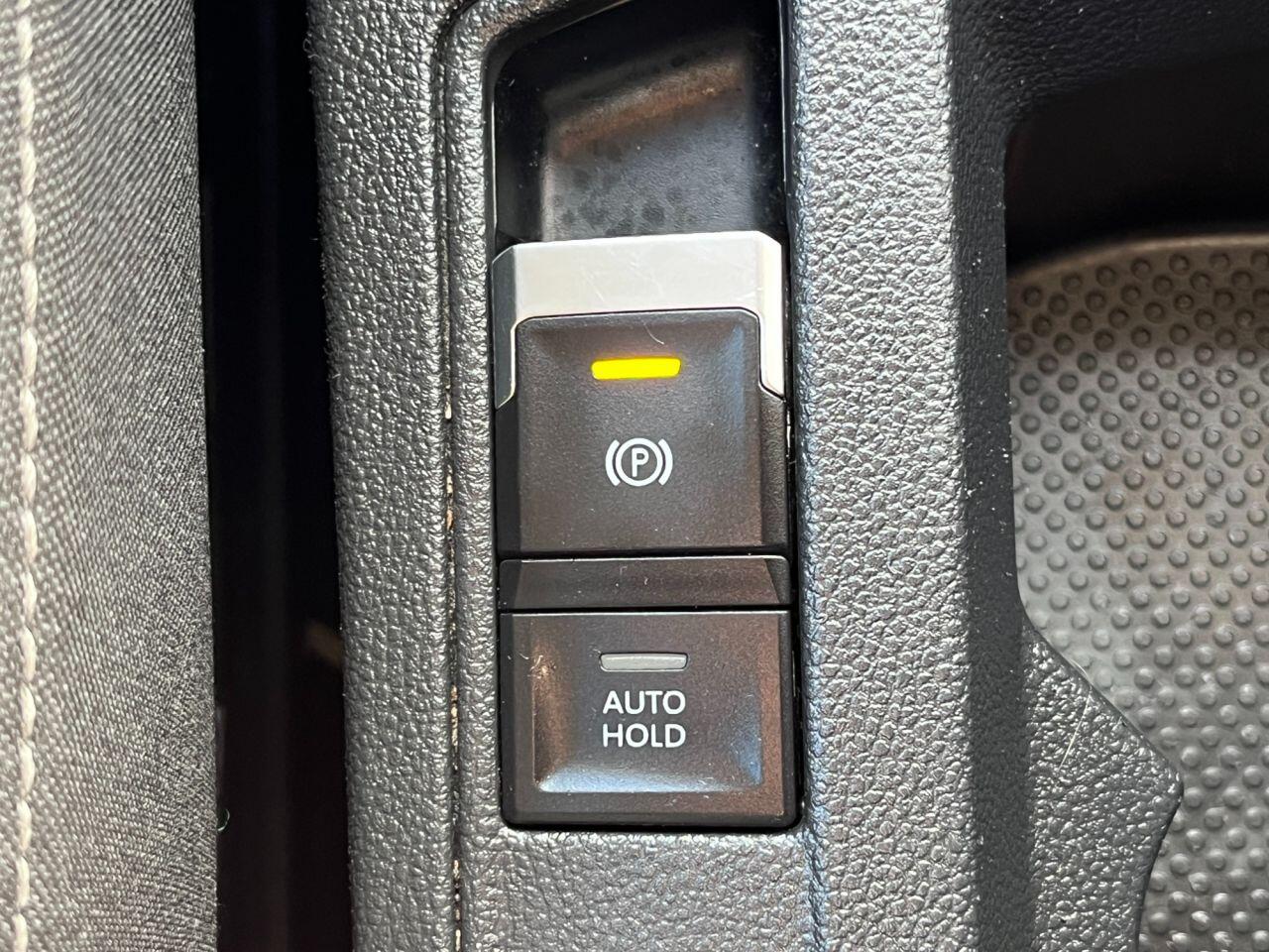 Volkswagen T-Roc view 19