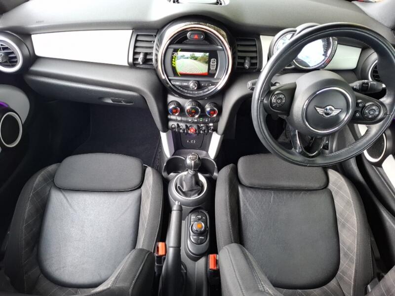 MINI Convertible view 3