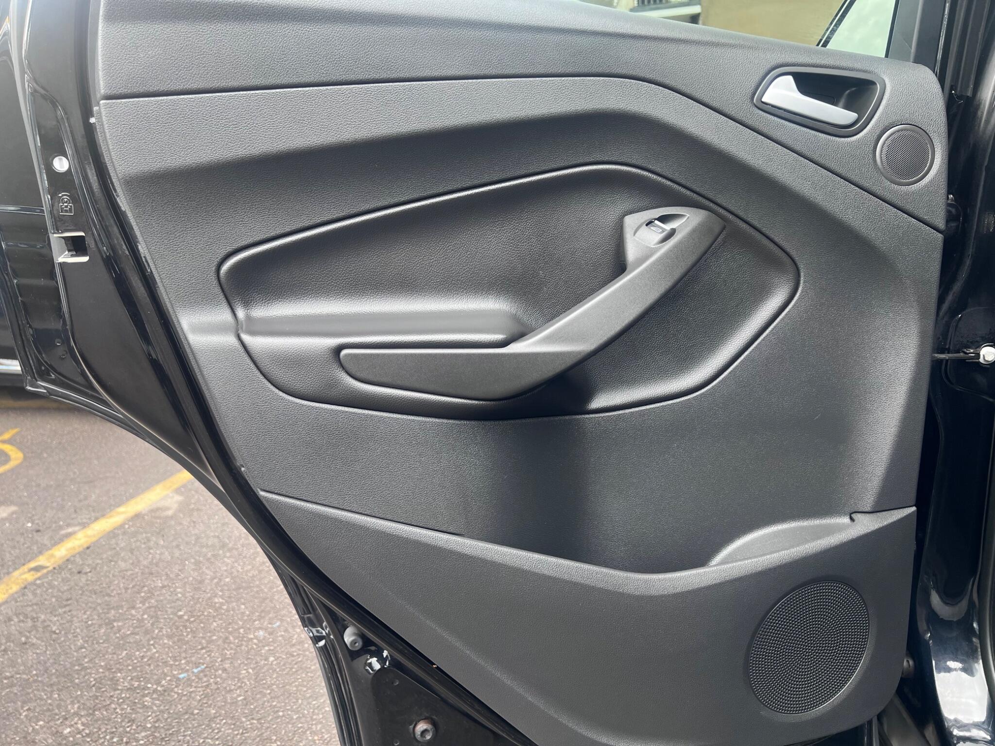 Ford Kuga view 33