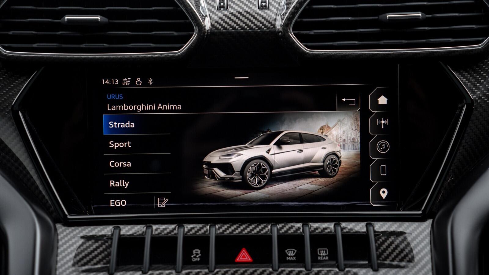 Lamborghini Urus view 16