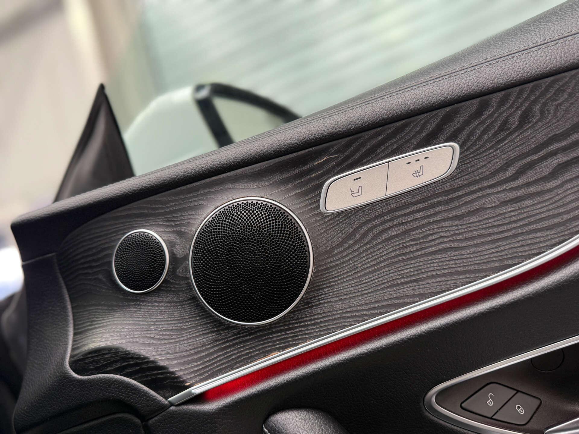 Mercedes-Benz E-Class view 23