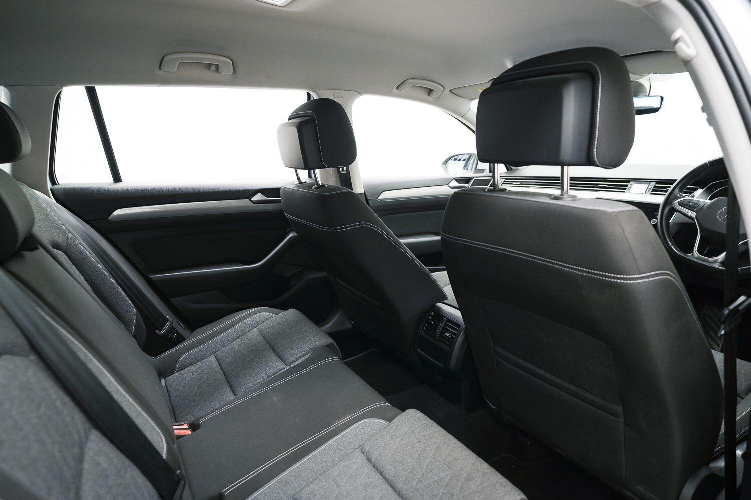 Volkswagen Passat view 12