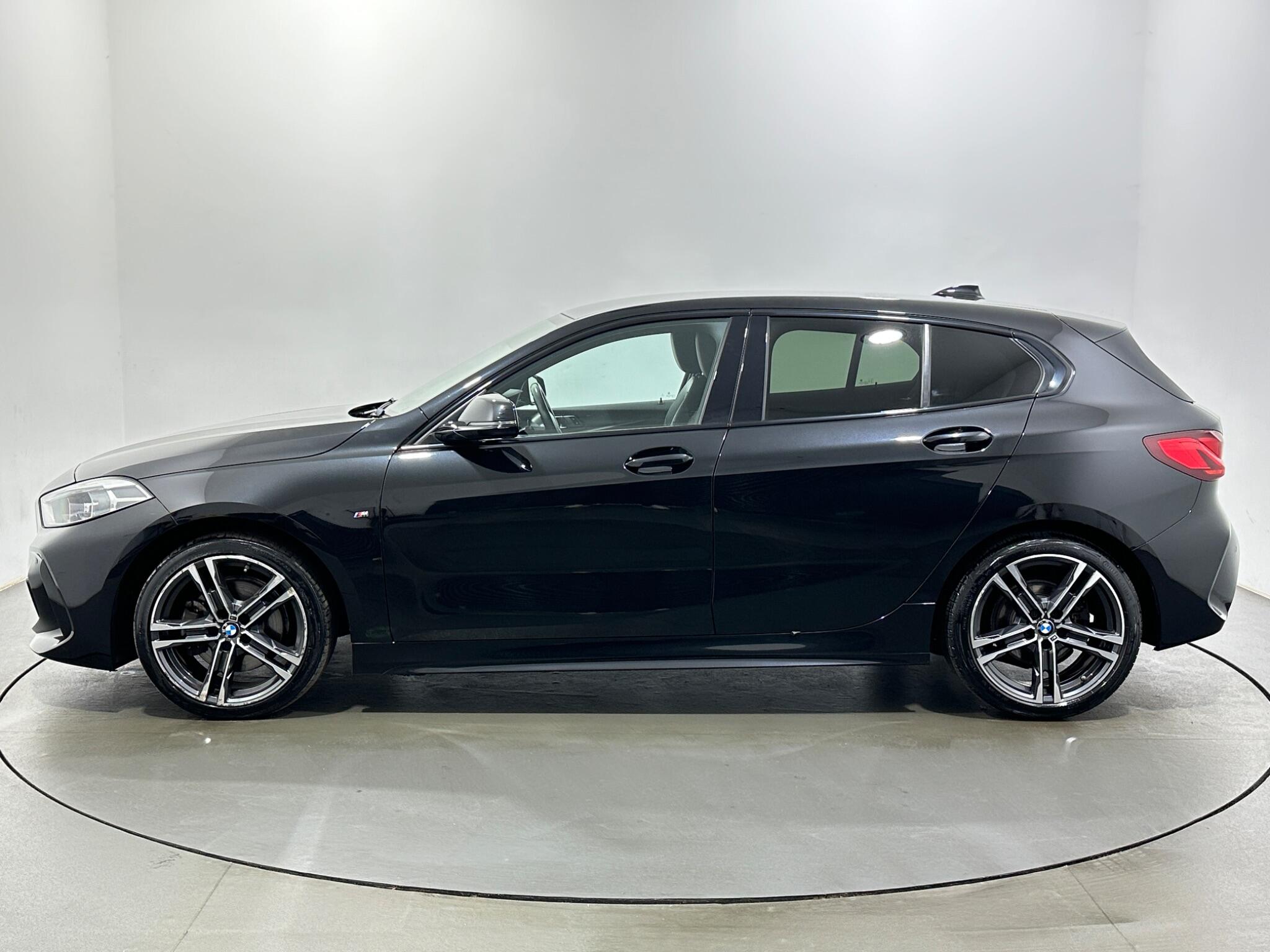 BMW 1 Series view 5