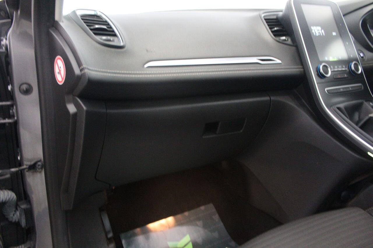 Renault Grand Scenic view 34