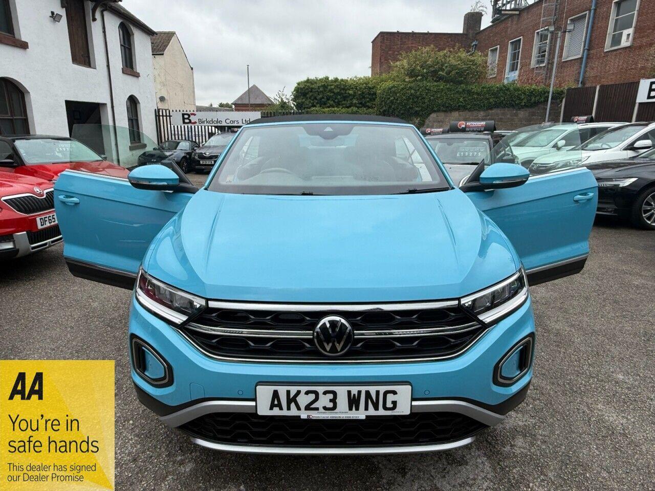 Volkswagen T-Roc view 4