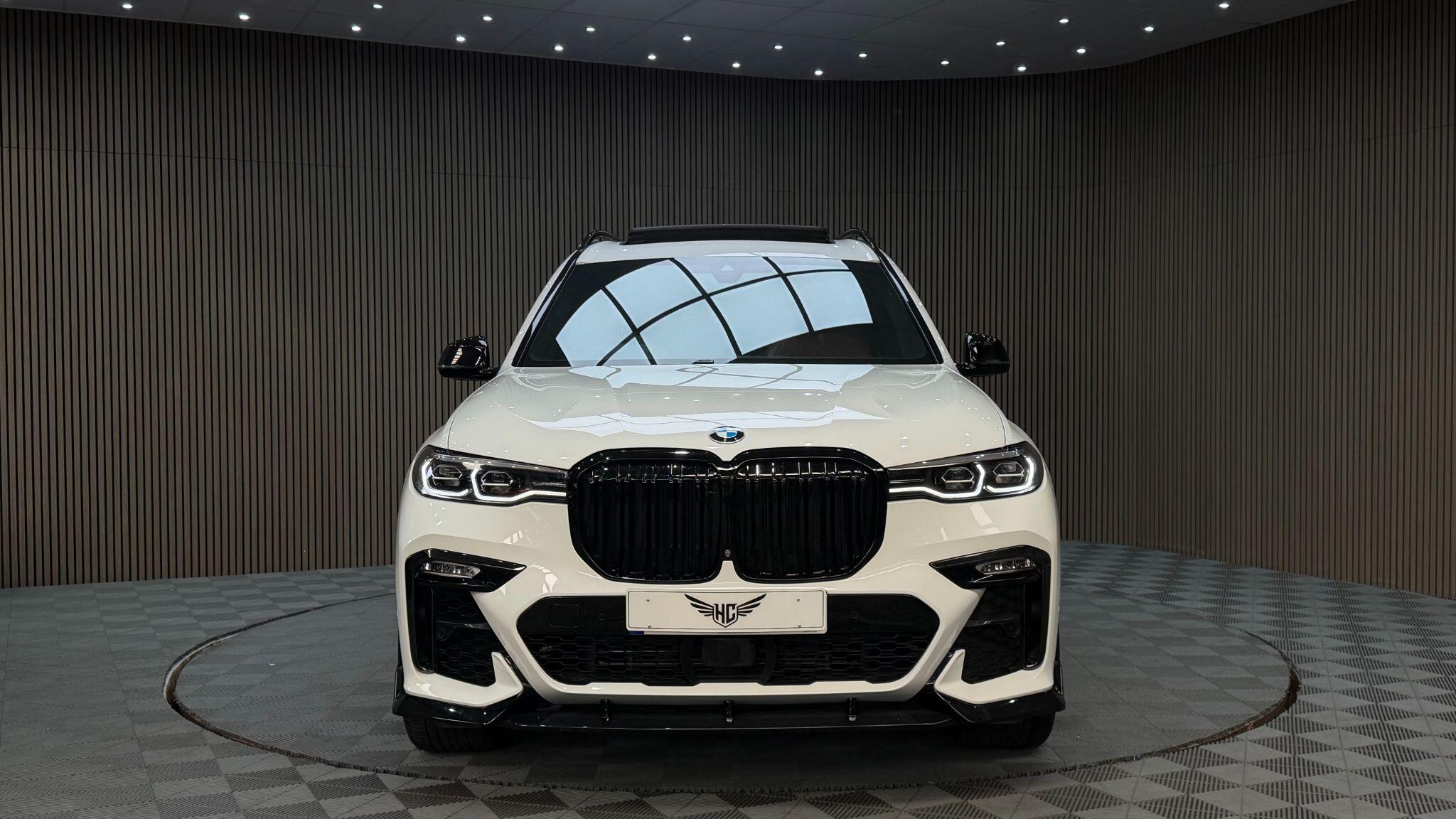 BMW X7 view 5
