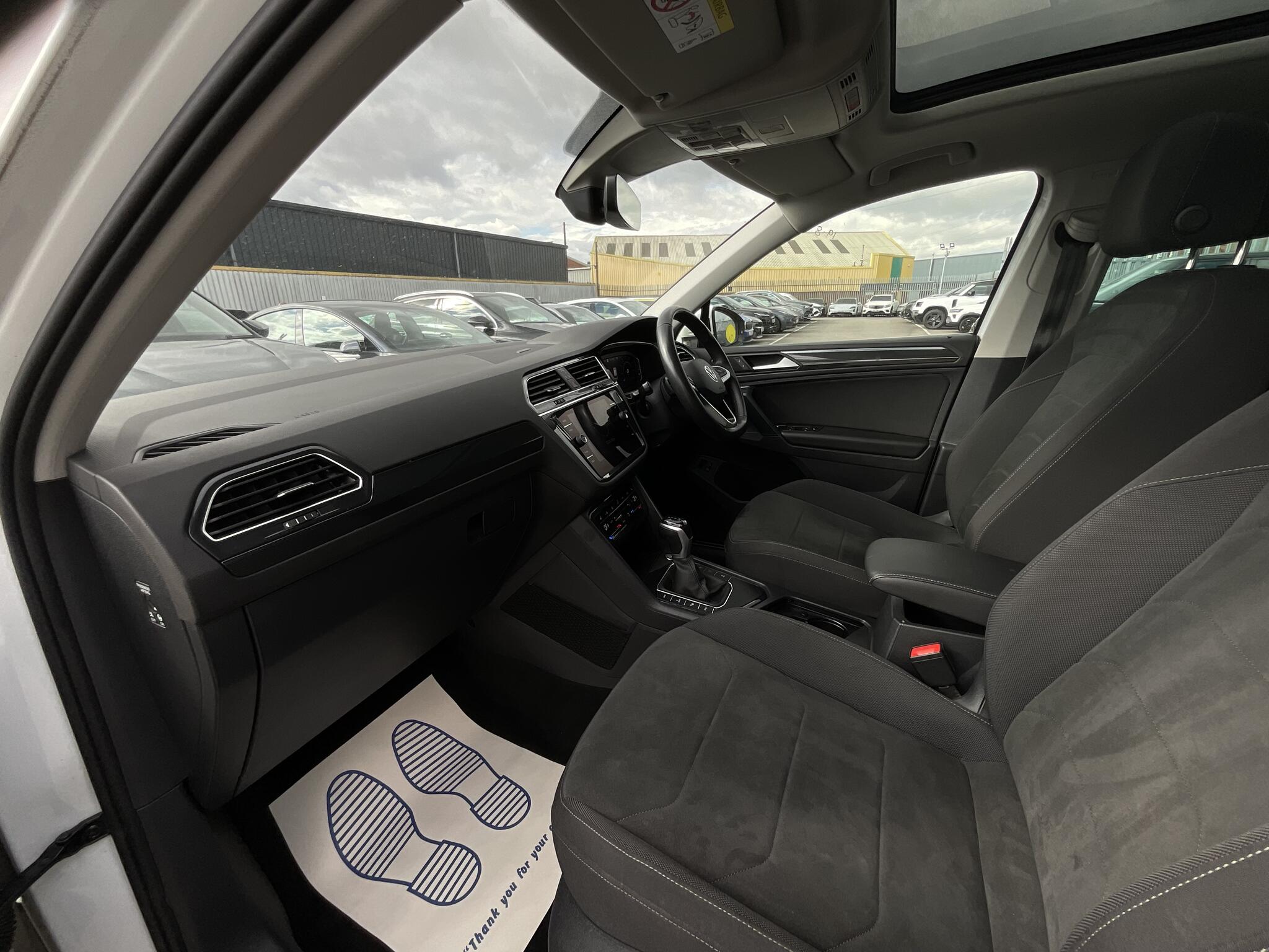 Volkswagen Tiguan view 16